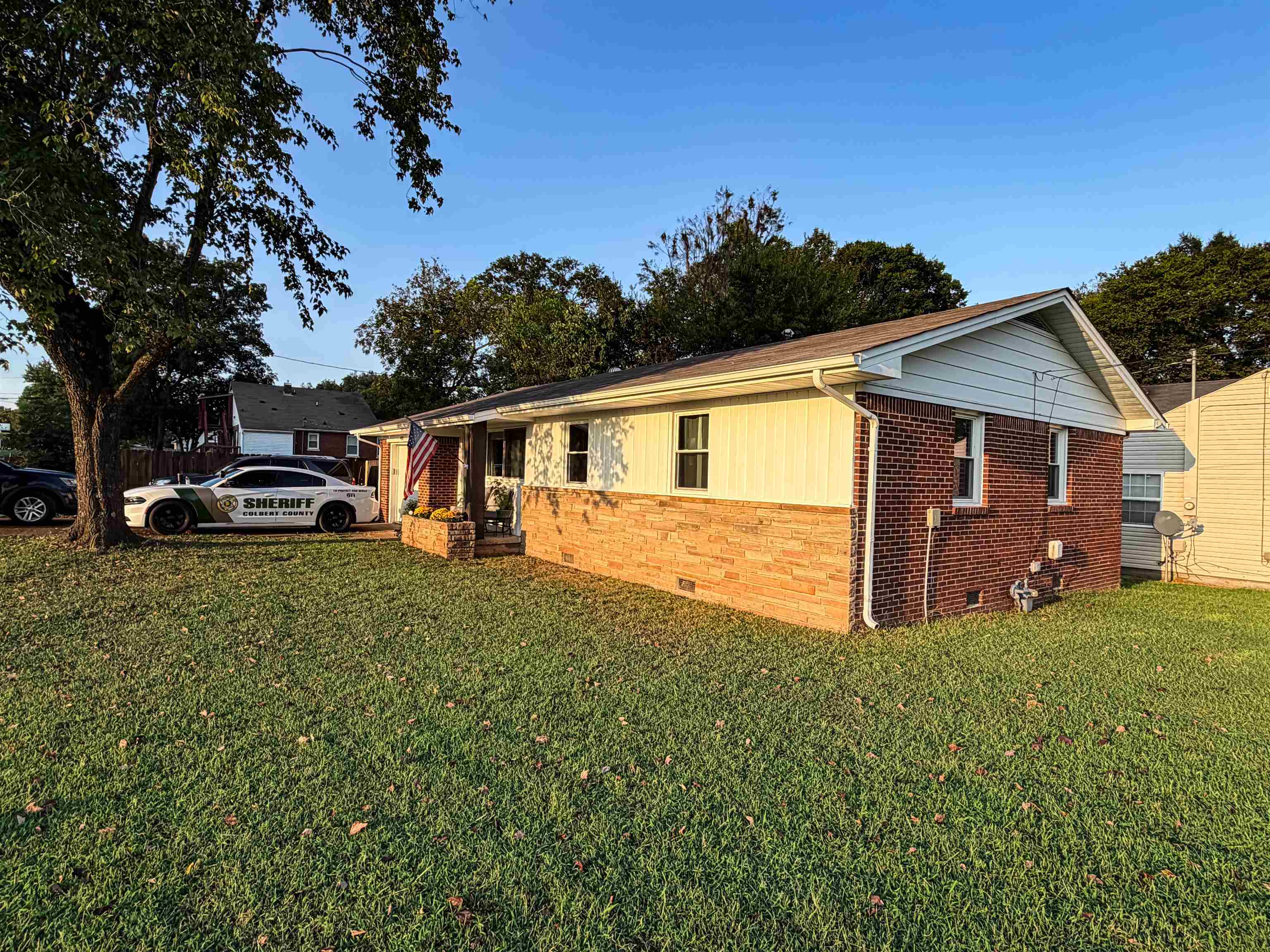 400 N Hook St, Tuscumbia, AL 35674 — photo 2