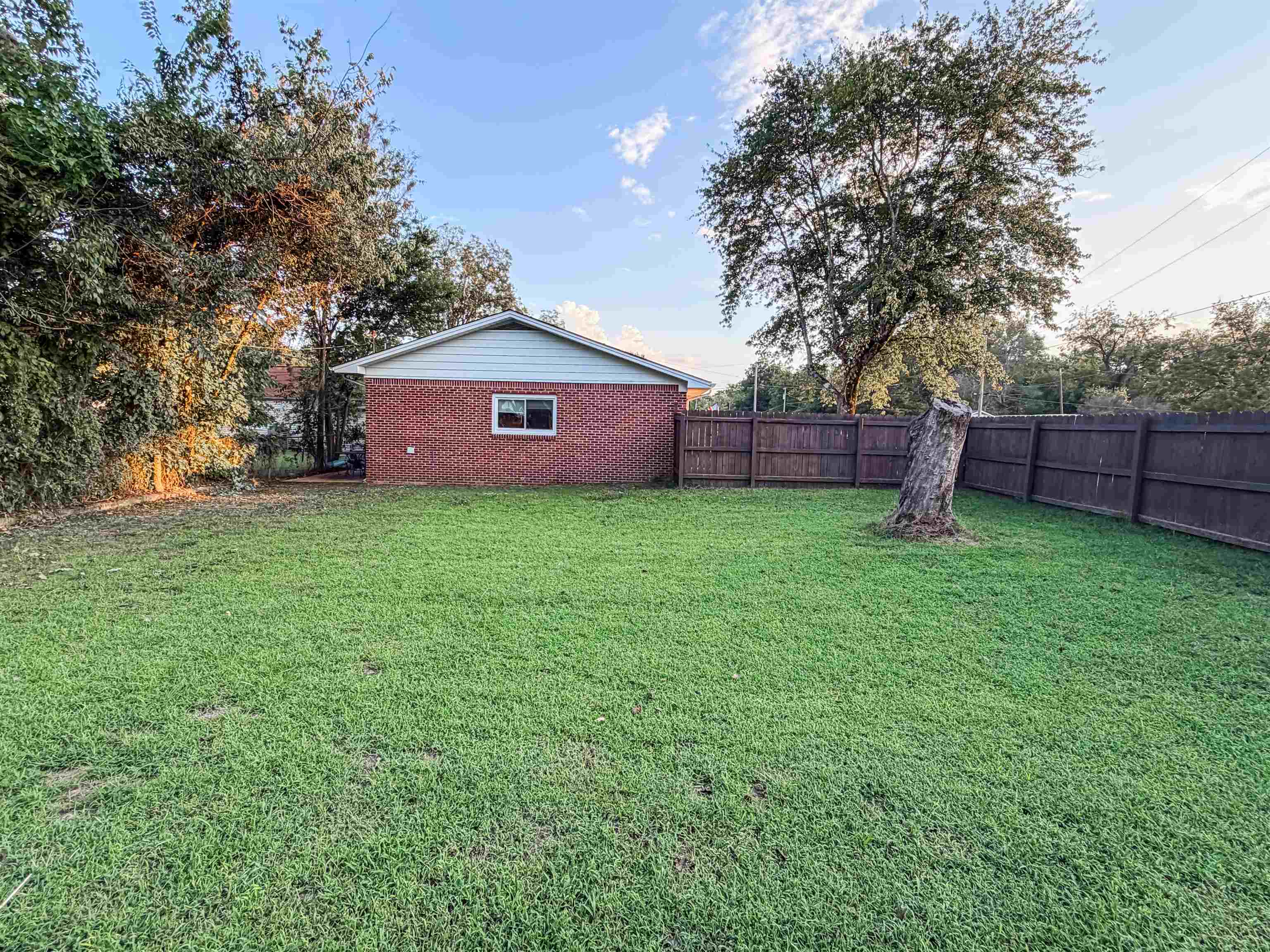 400 N Hook St, Tuscumbia, AL 35674 — photo 9