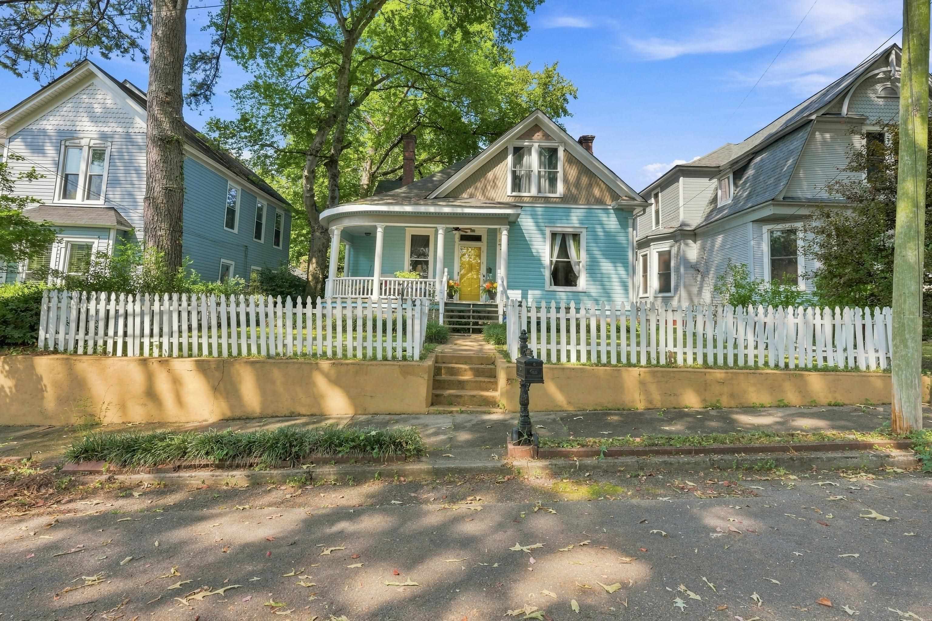 105 Mabel Ave, Sheffield, AL 35660 — photo 1