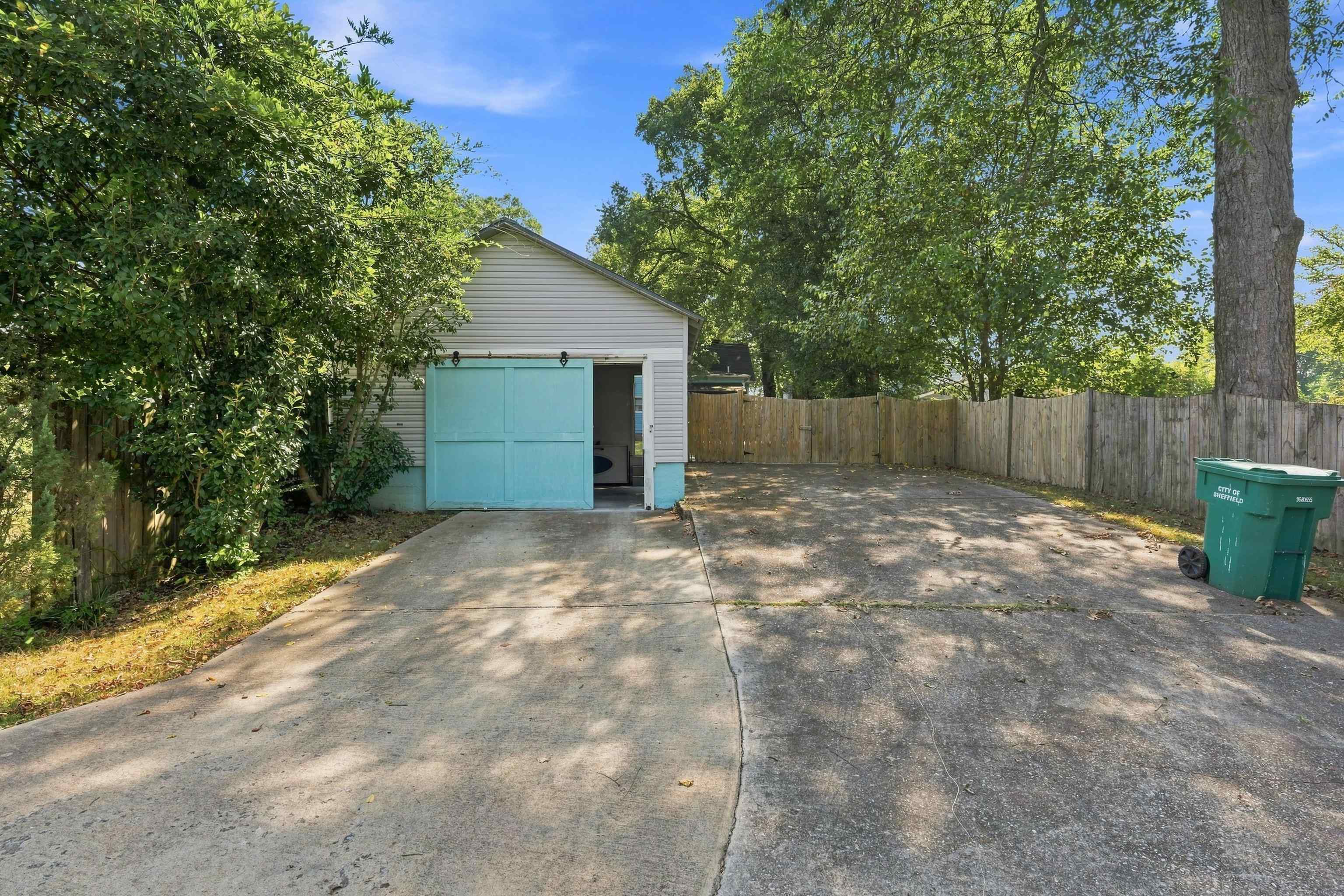 105 Mabel Ave, Sheffield, AL 35660 — photo 5