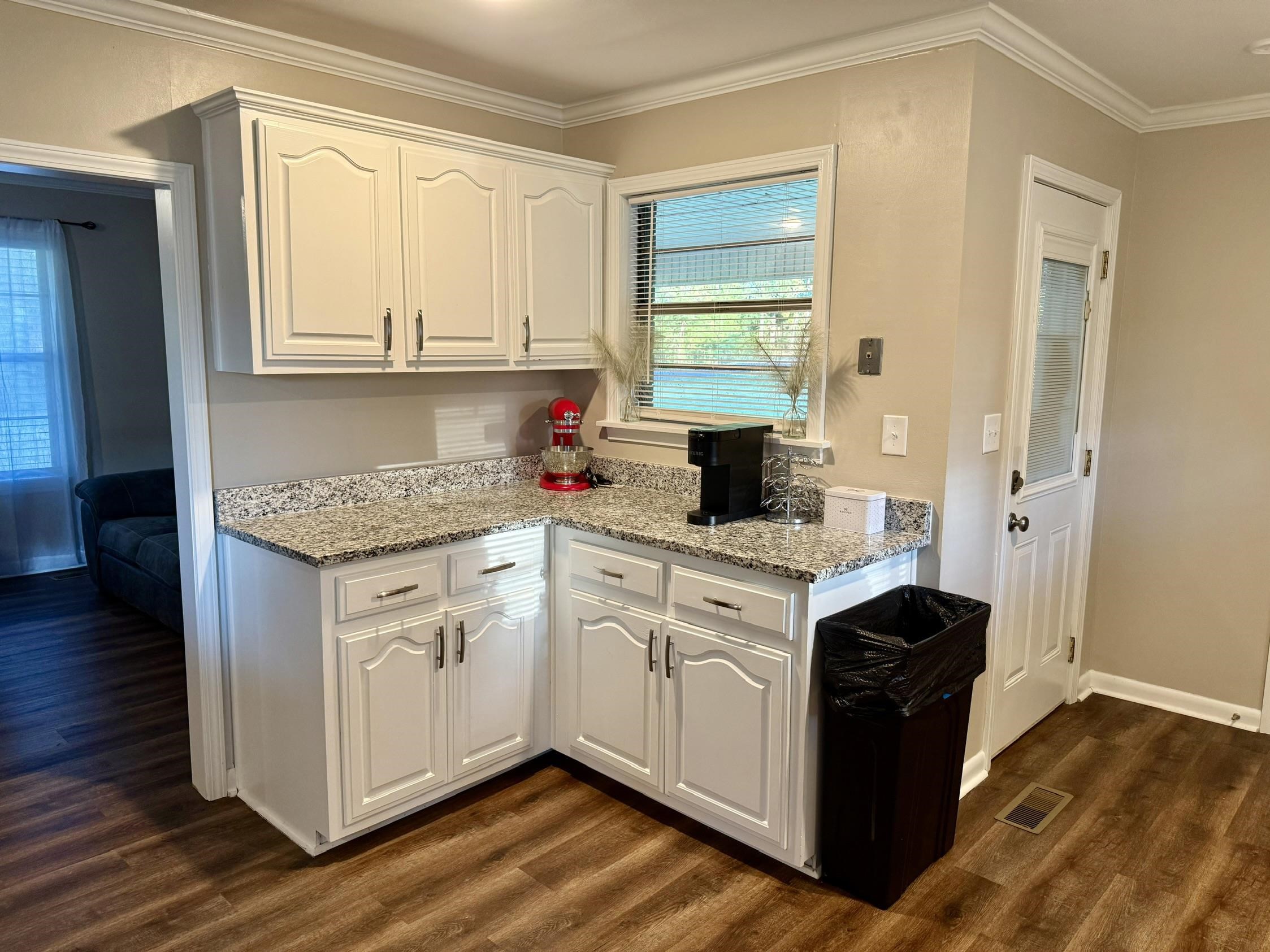 1206 Cossey Dr, Tuscumbia, AL 35674 — photo 8