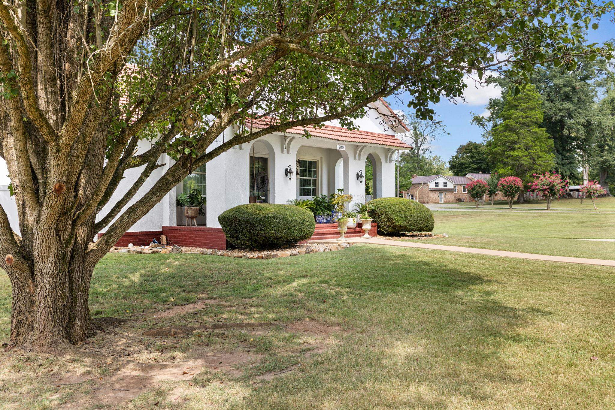 700 Wilson Dam Cir, Sheffield, AL 35660 — photo 4