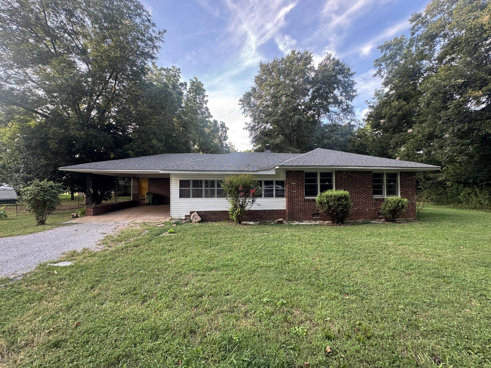 1217 Gayle St, Tuscumbia, AL 35674 — photo 1