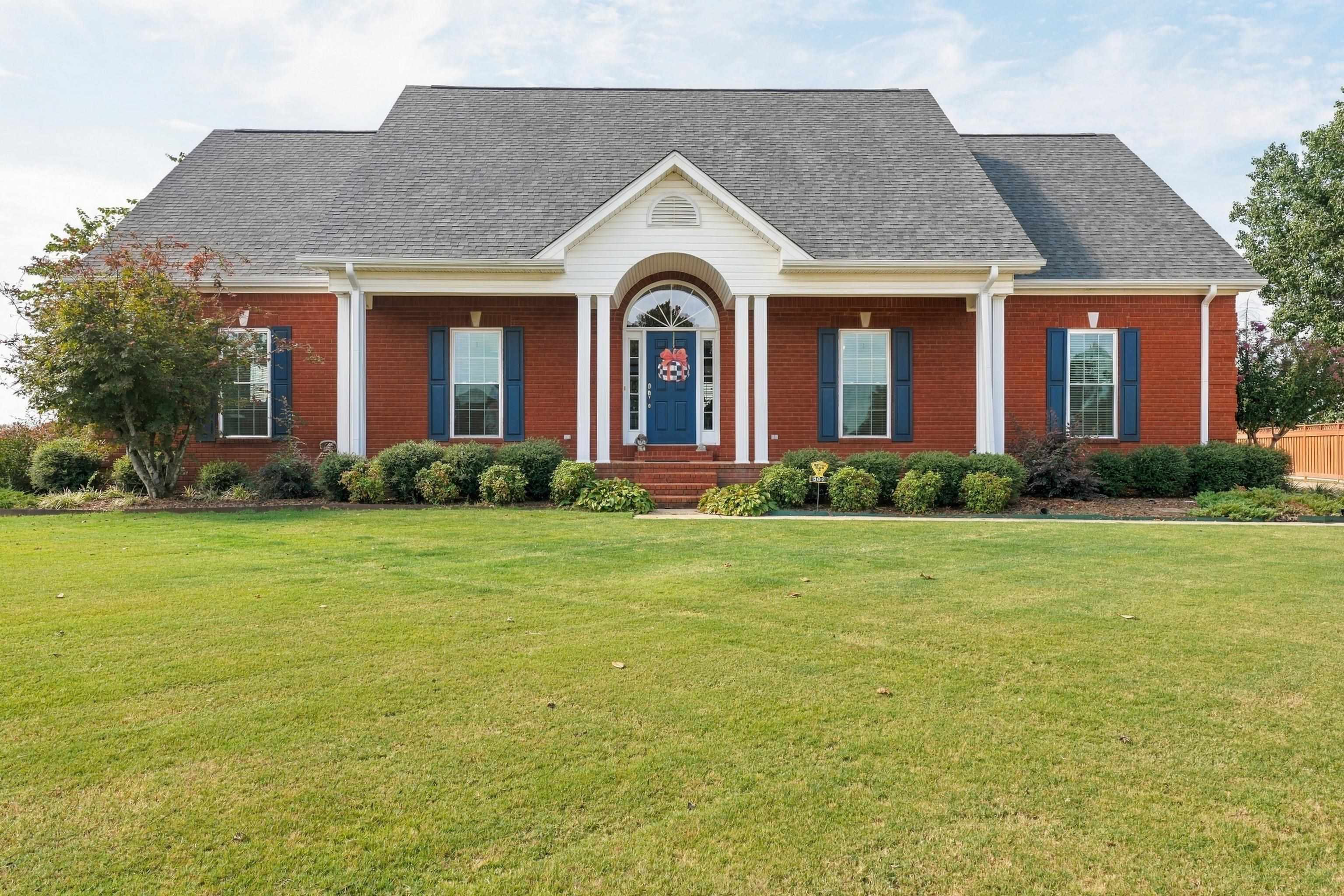 502 Huntington Ln, Muscle Shoals, AL 35661 — photo 1