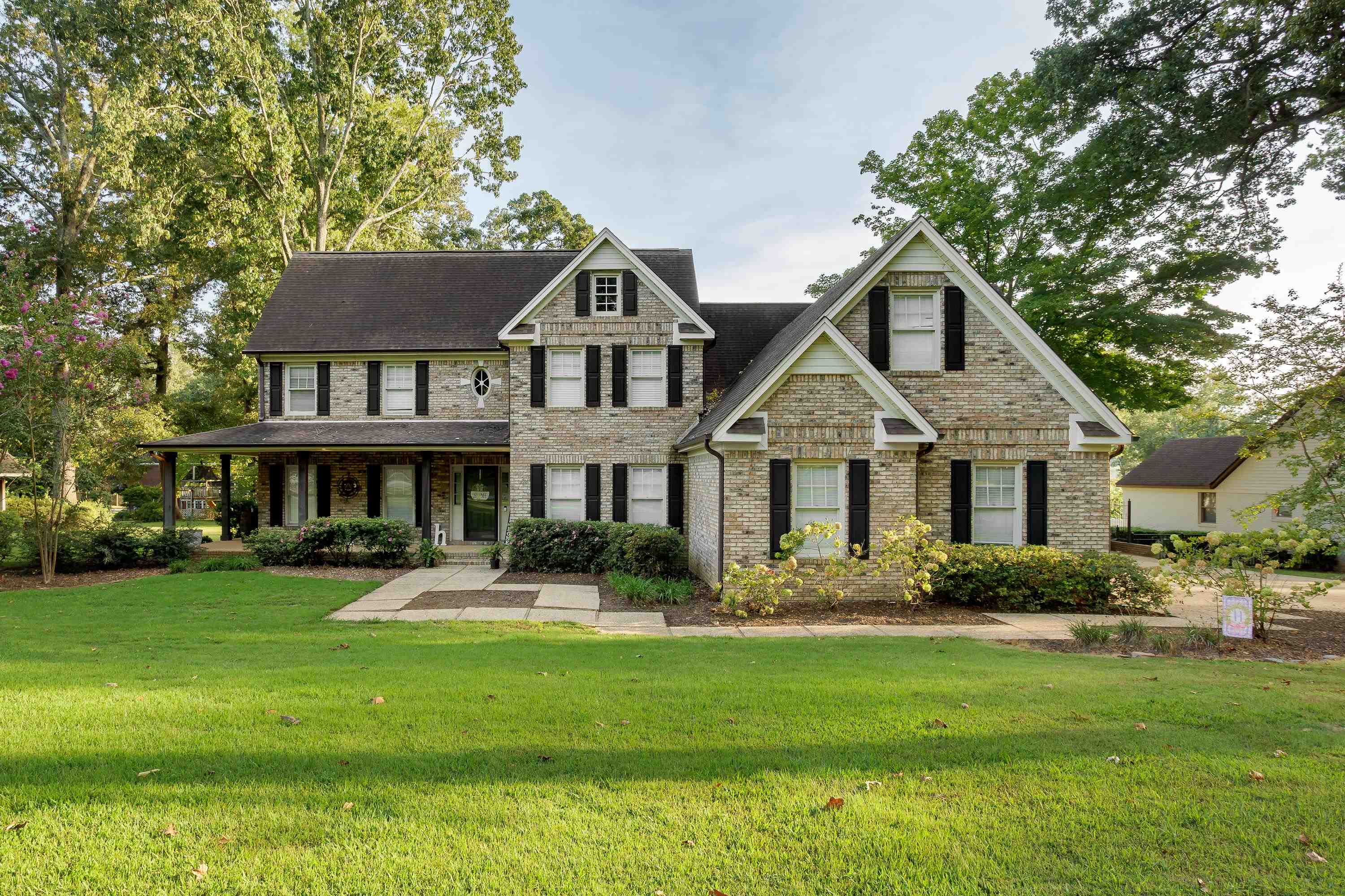 105 Willow Oak Dr, Muscle Shoals, AL 35661 — photo 1