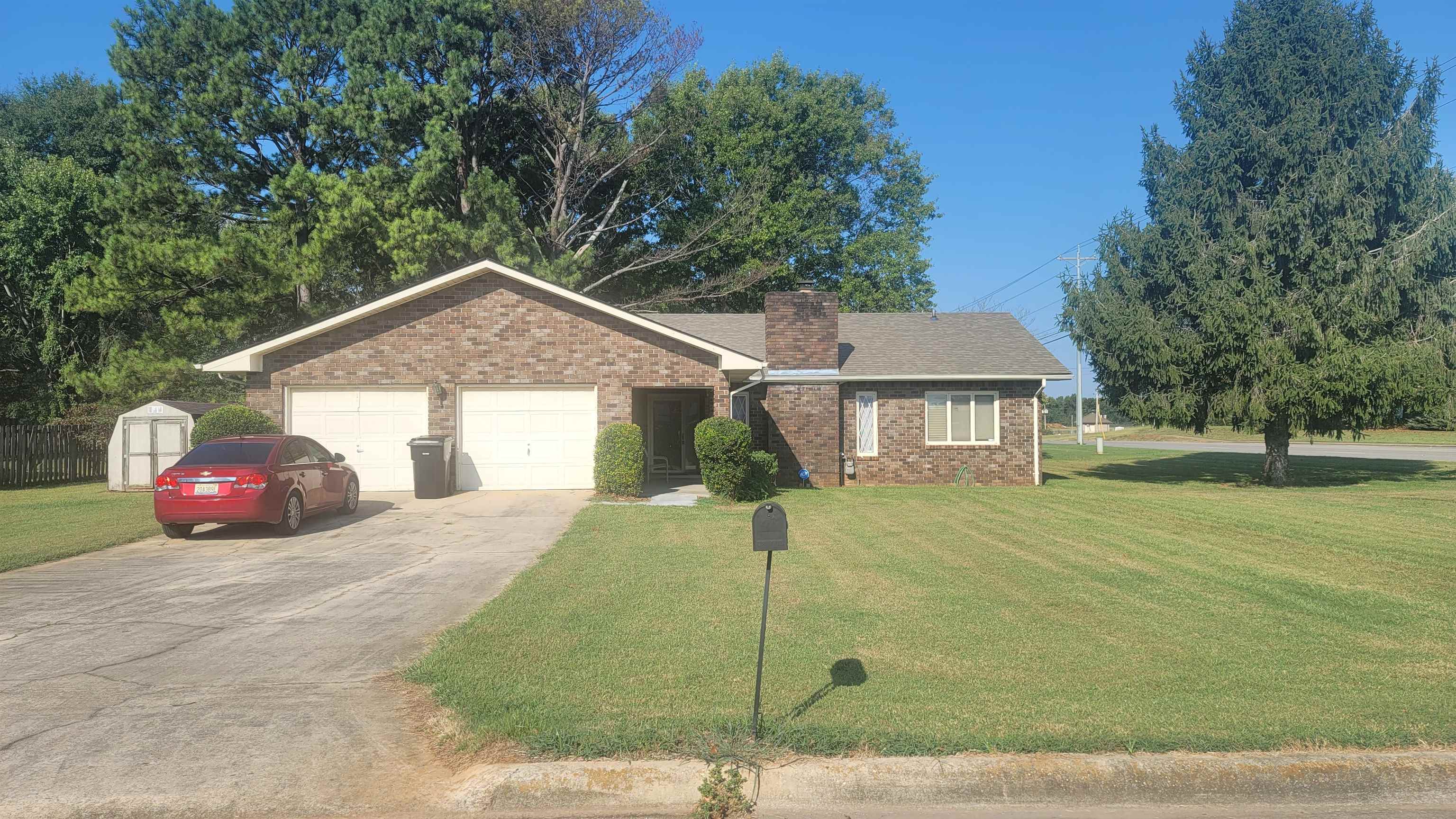 100 Murray Dr, Muscle Shoals, AL 35661 — photo 1