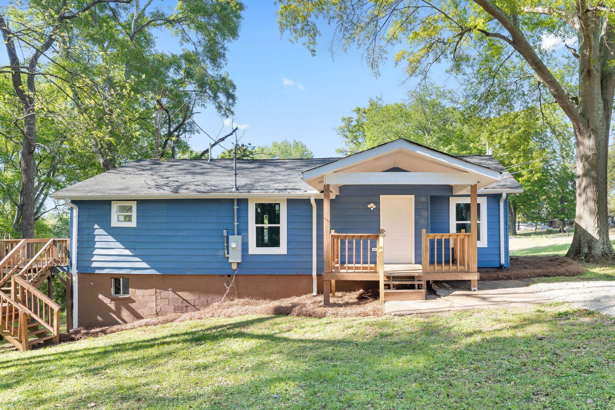 1540 Woodmont Dr, Tuscumbia, AL 35674 — photo 1
