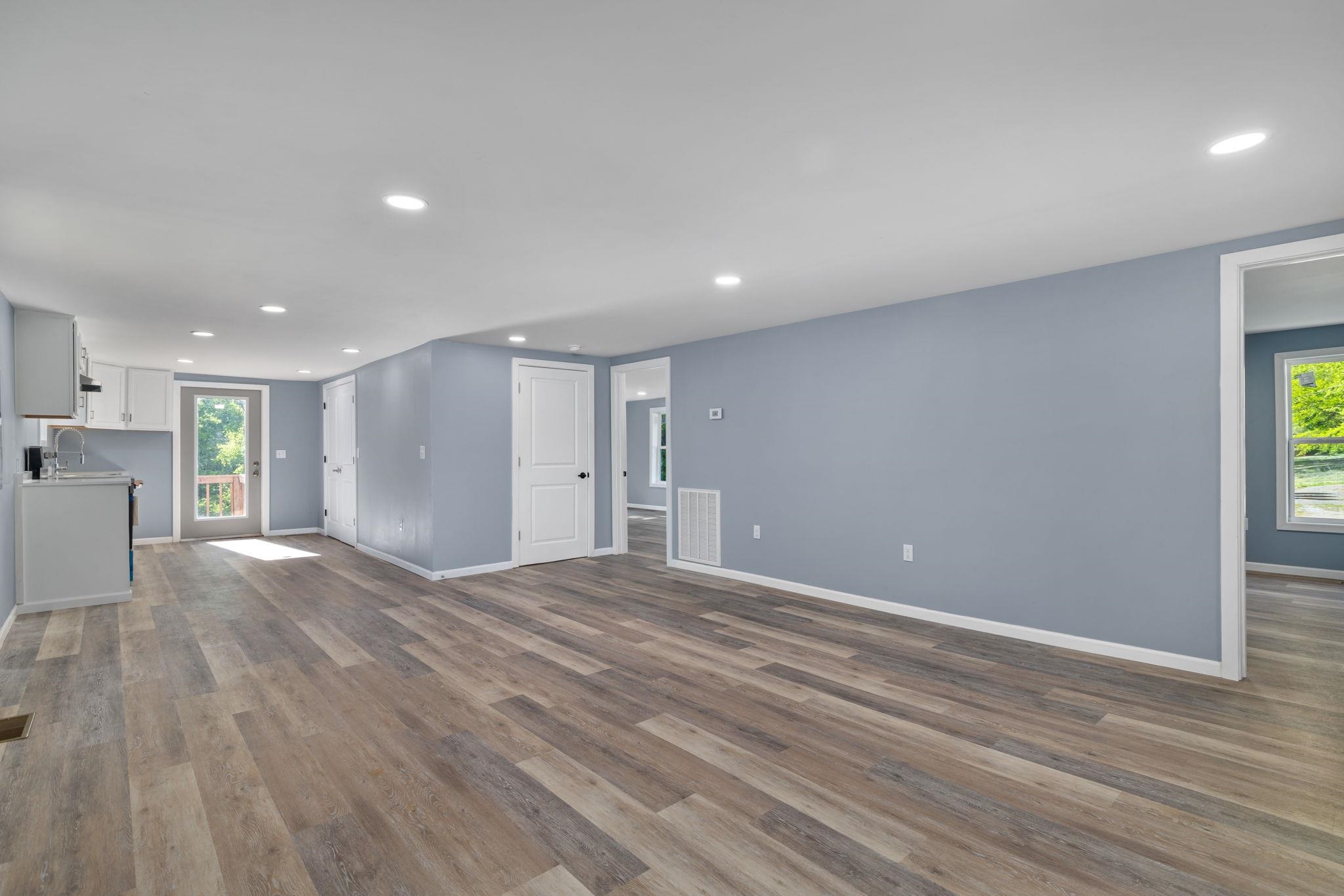 1540 Woodmont Dr, Tuscumbia, AL 35674 — photo 4