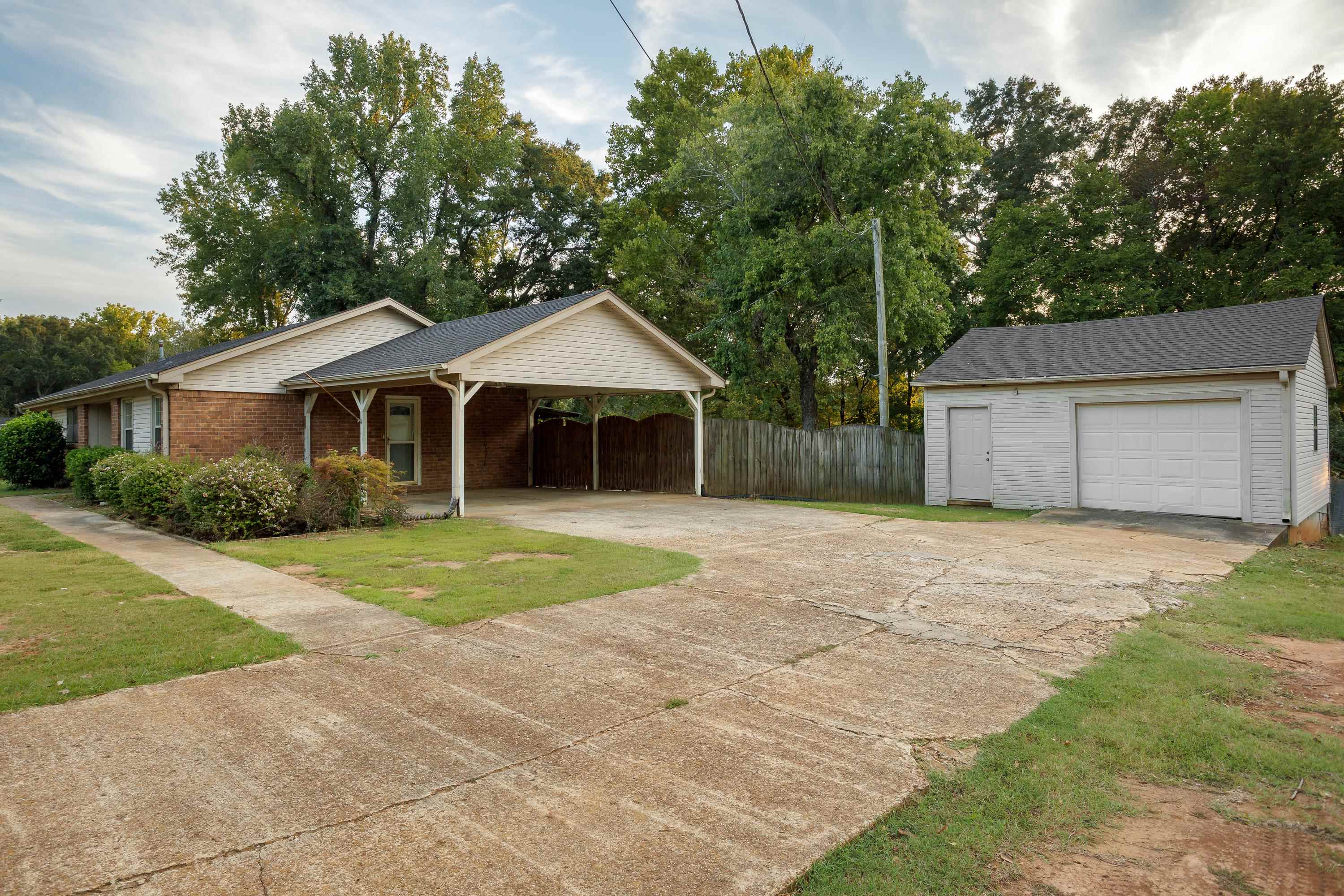 1524 Woodmont Dr, Tuscumbia, AL 35674 — photo 3