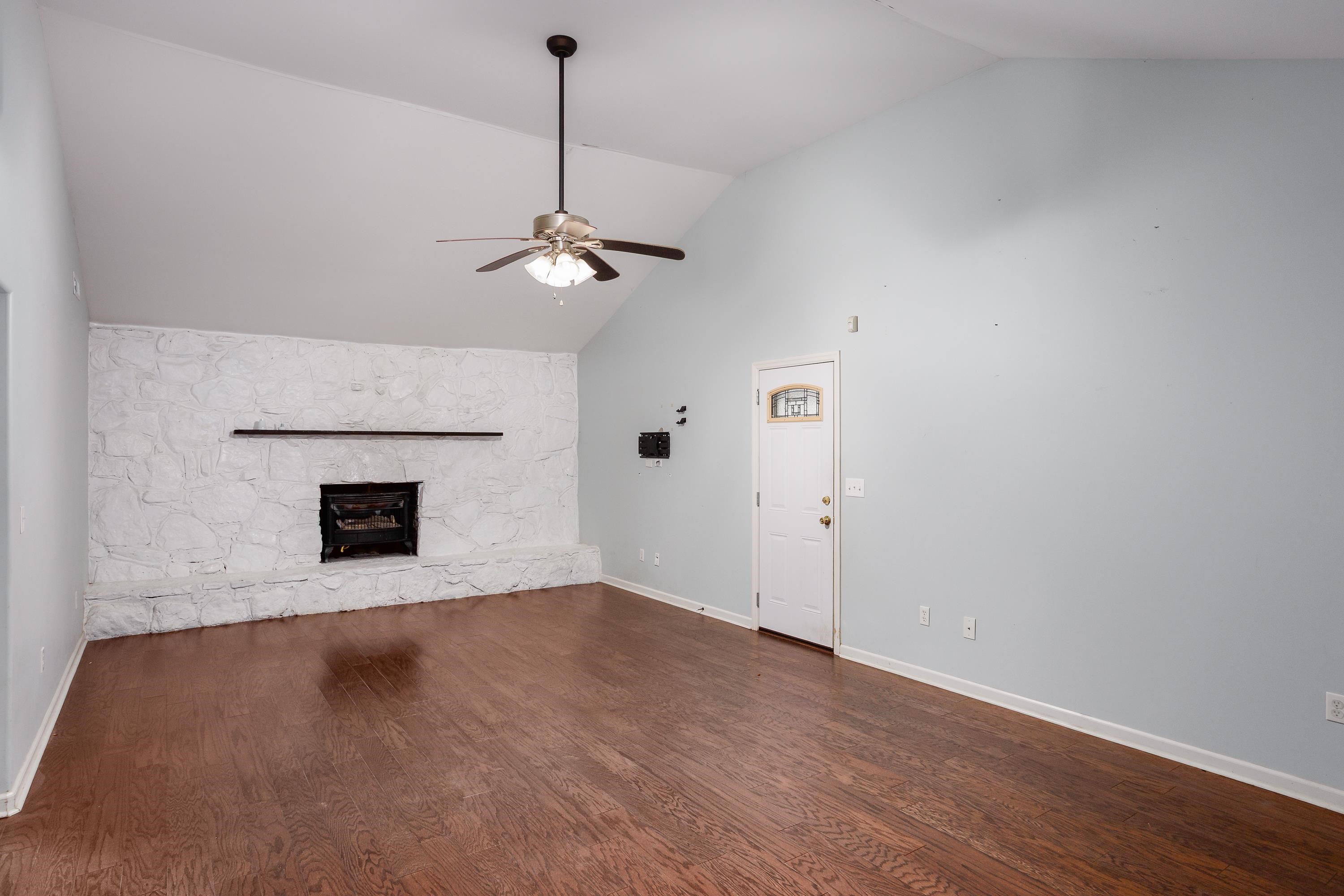 1524 Woodmont Dr, Tuscumbia, AL 35674 — photo 4
