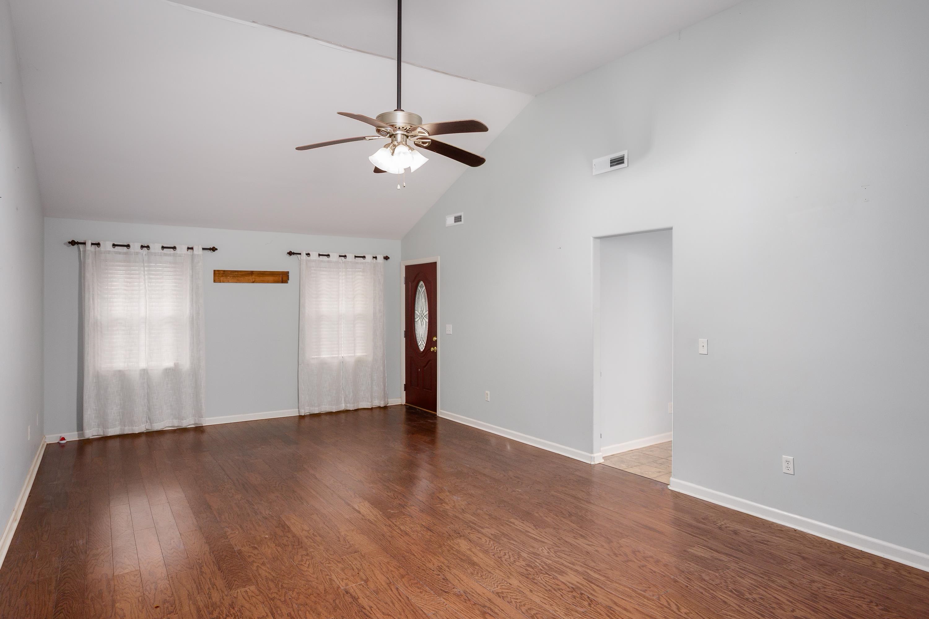 1524 Woodmont Dr, Tuscumbia, AL 35674 — photo 6