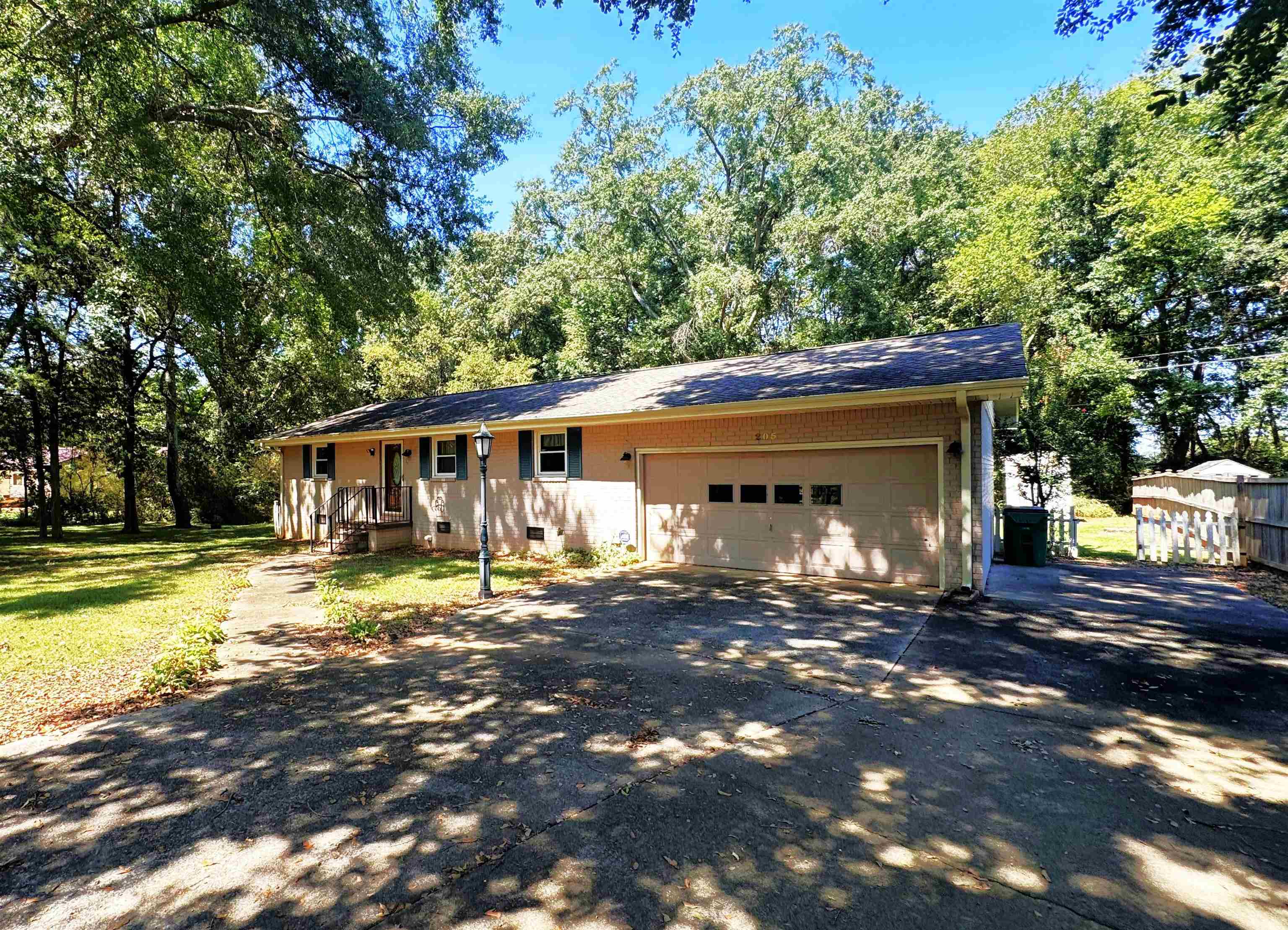 205 Maple St, Tuscumbia, AL 35674 — photo 3
