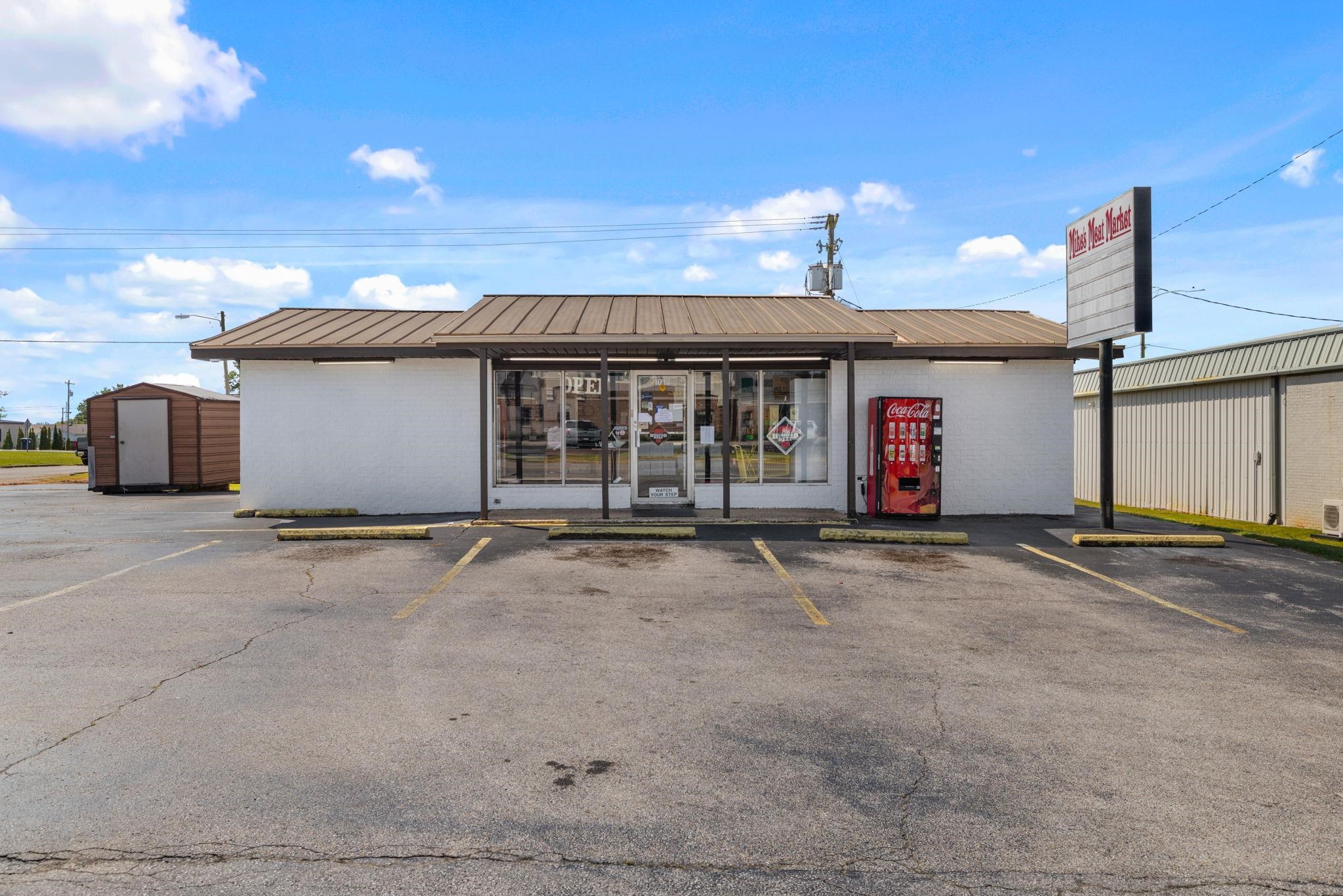 1012 Avalon Ave, Muscle Shoals, AL 35661 — photo 1