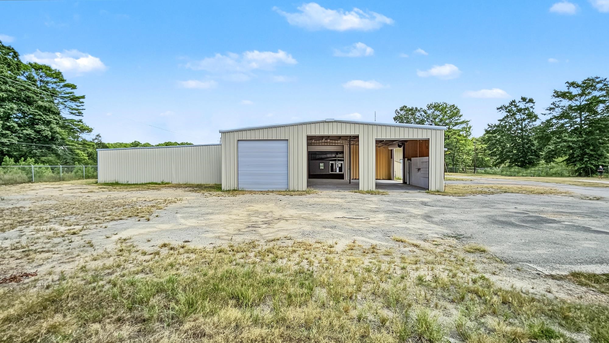180 Cambridge Dr