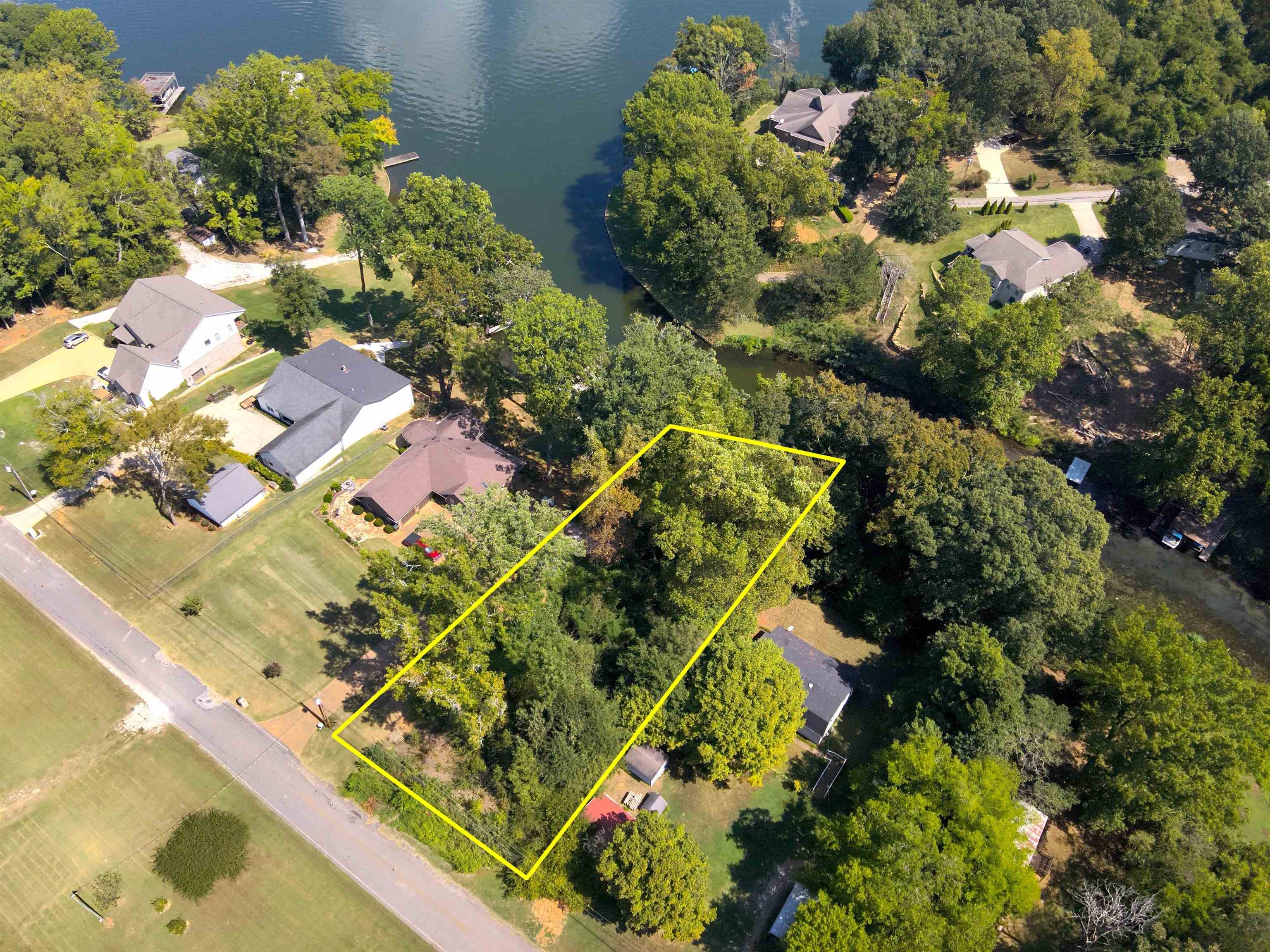 Lot 32 Lakeshore Dr, Muscle Shoals, AL 35661 — photo 1
