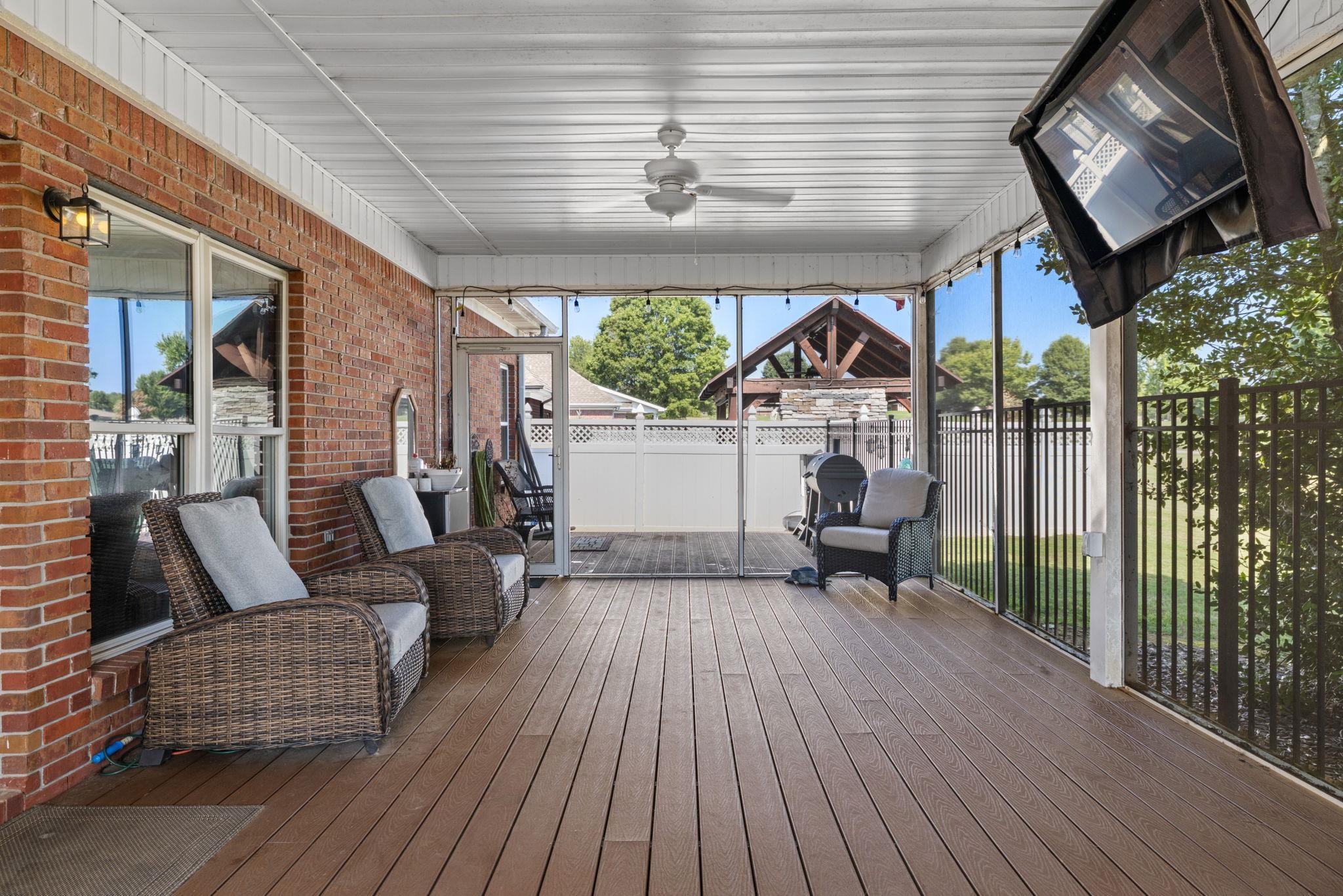 233 Jordan Ln, Florence, AL 35630 — photo 6