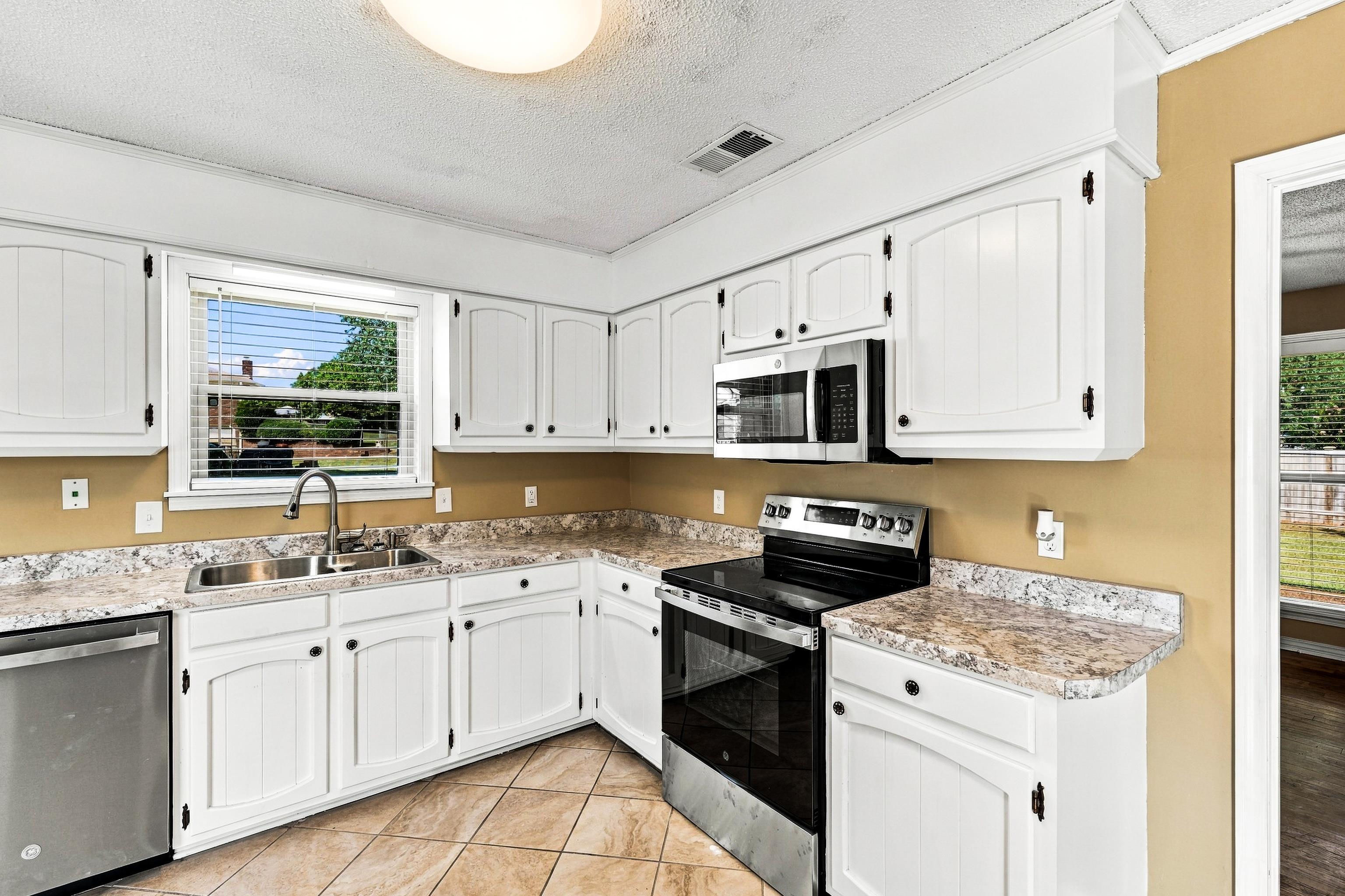 118 W Oak Hill Dr, Florence, AL 35633 — photo 12