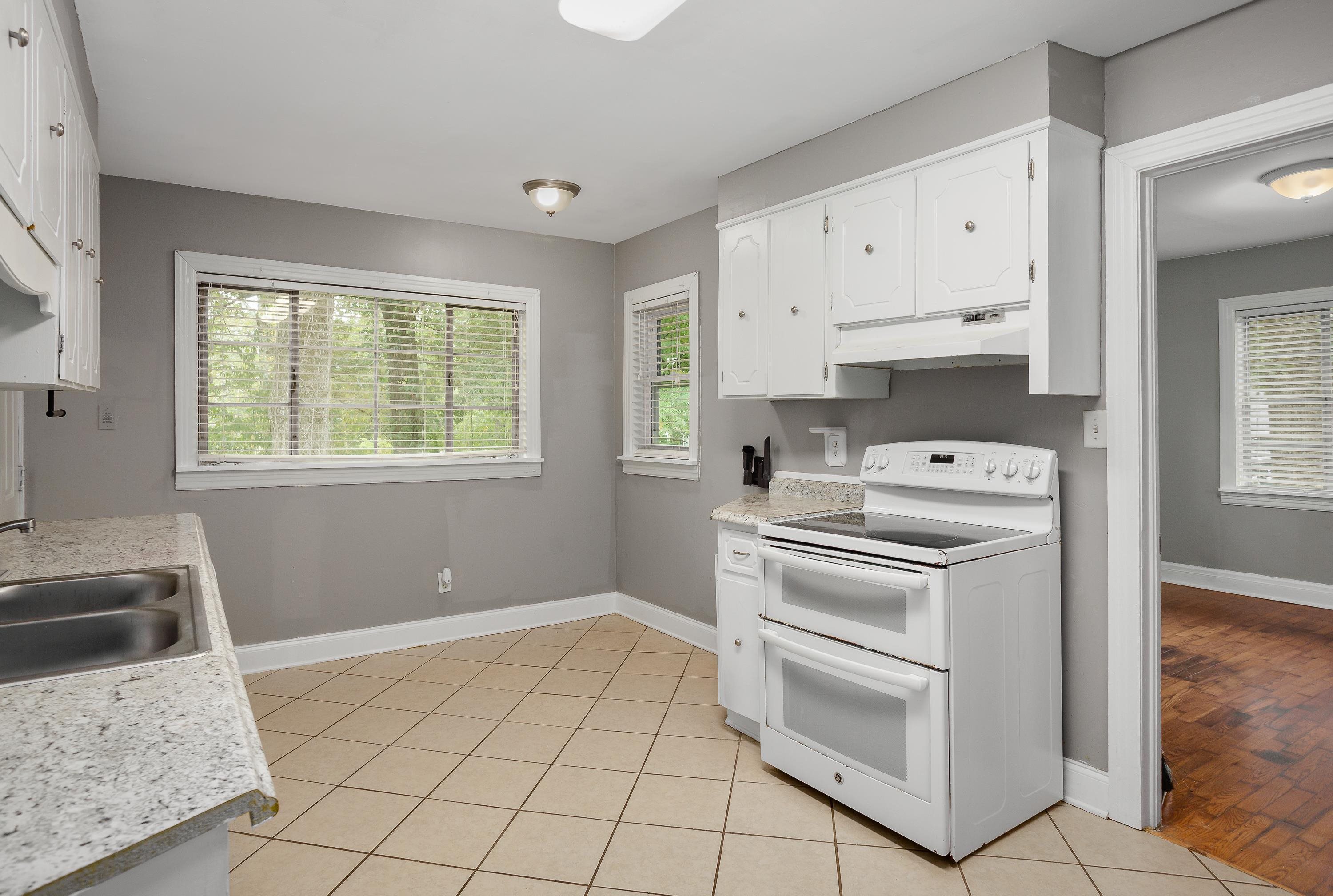 1002 Dixie Ave, Florence, AL 35630 — photo 8