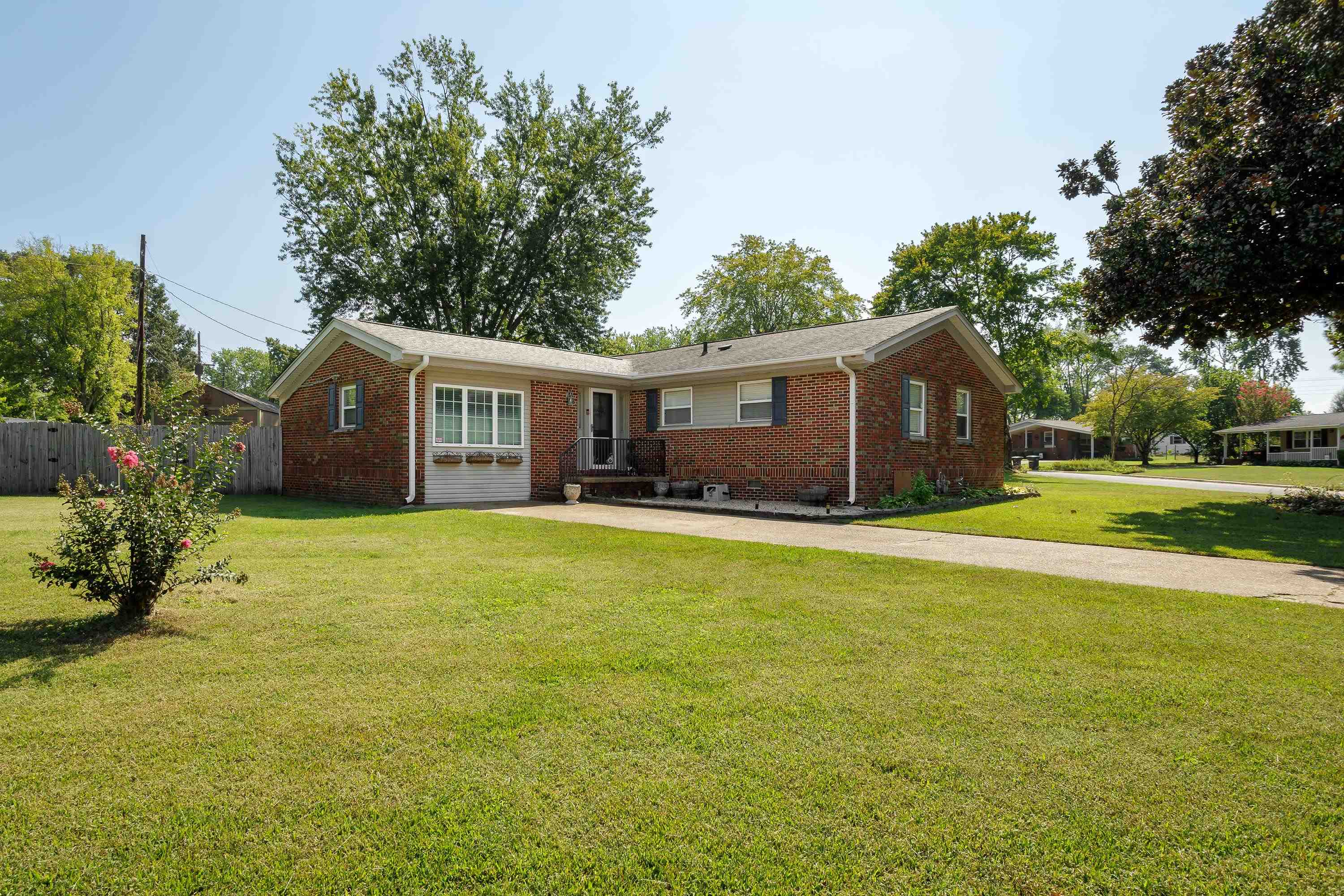 2422 Dublin St, Florence, AL 35630 — photo 1
