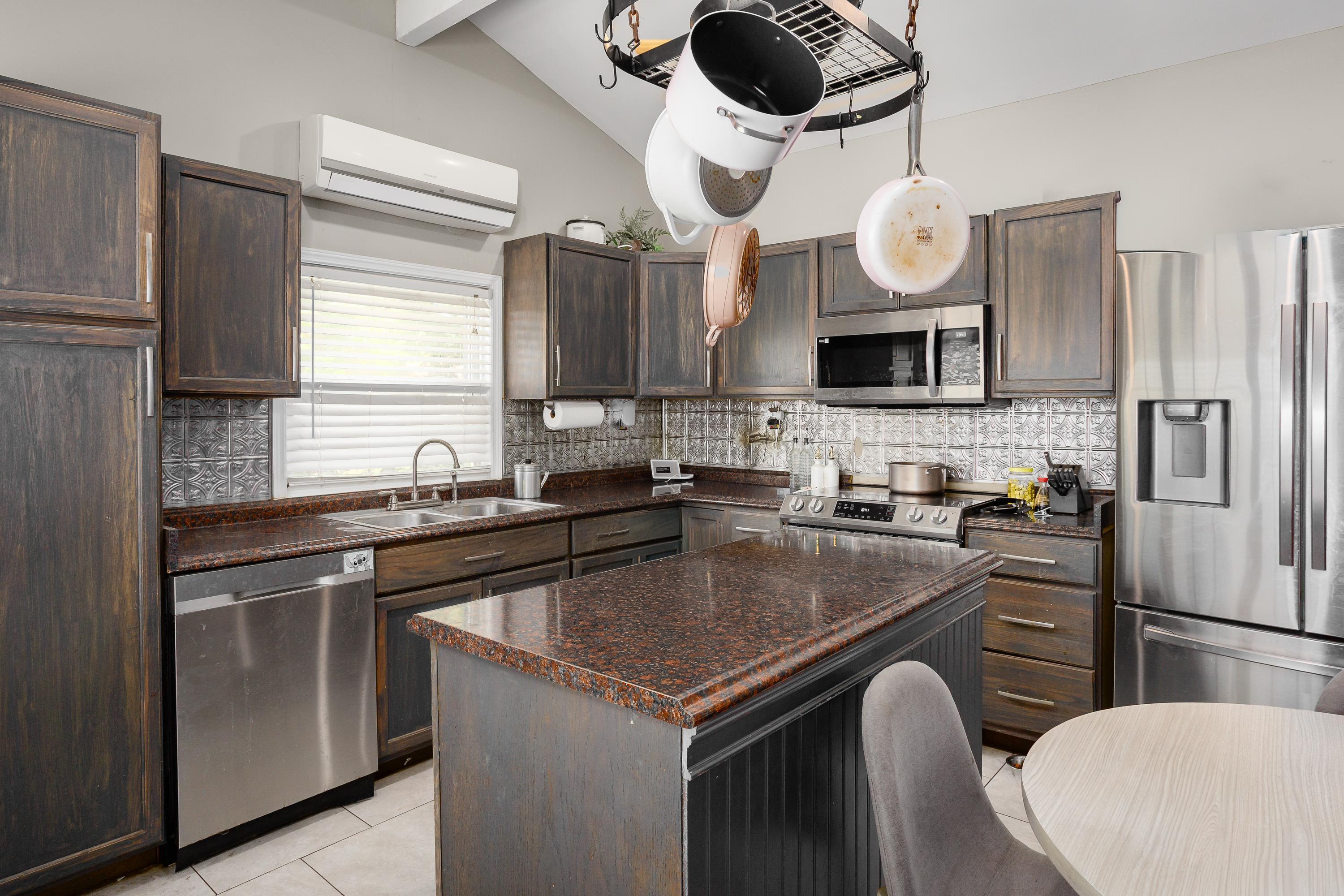 2422 Dublin St, Florence, AL 35630 — photo 5