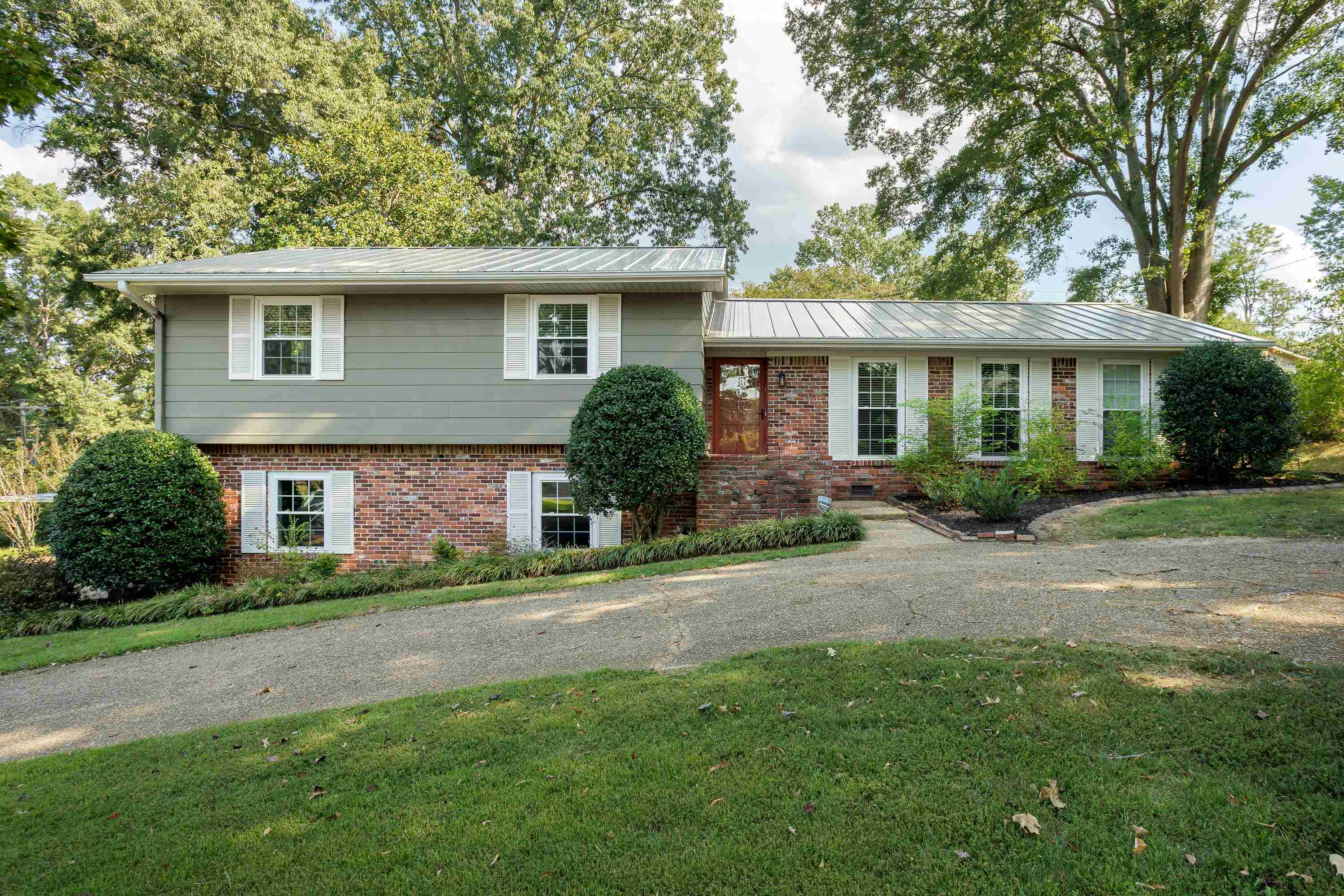 607 Pickwick St, Sheffield, AL 35660 — photo 1