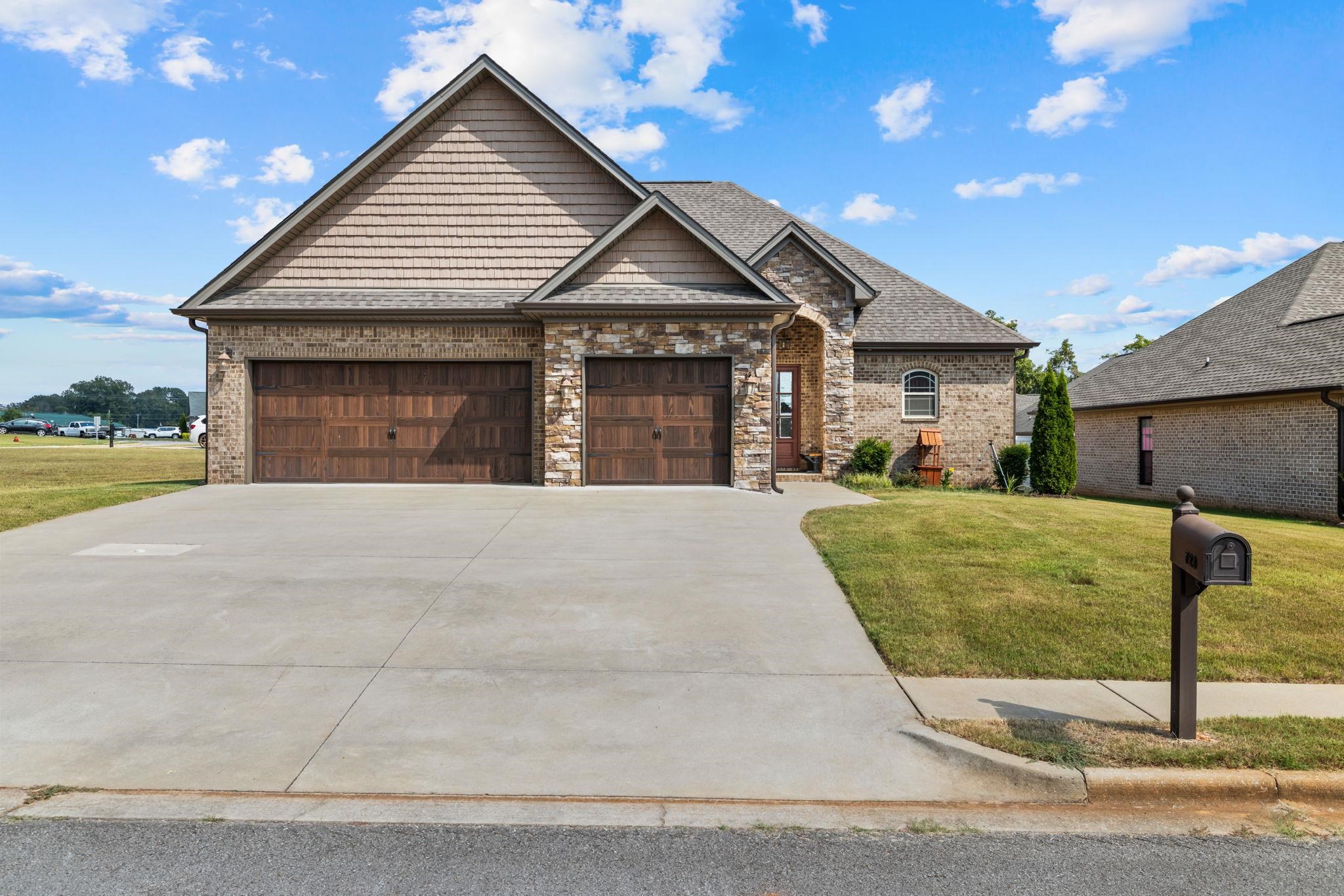 723 Karah Avery Ave, Rogersville, AL 35652 — photo 1