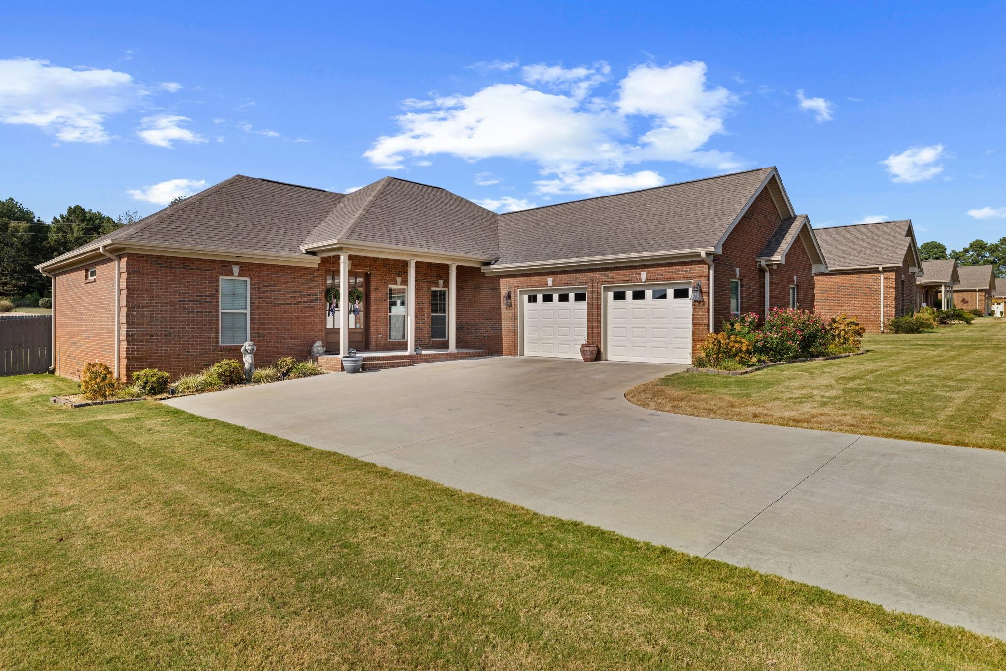 223 Oldenburg Dr, Killen, AL 35645 — photo 7