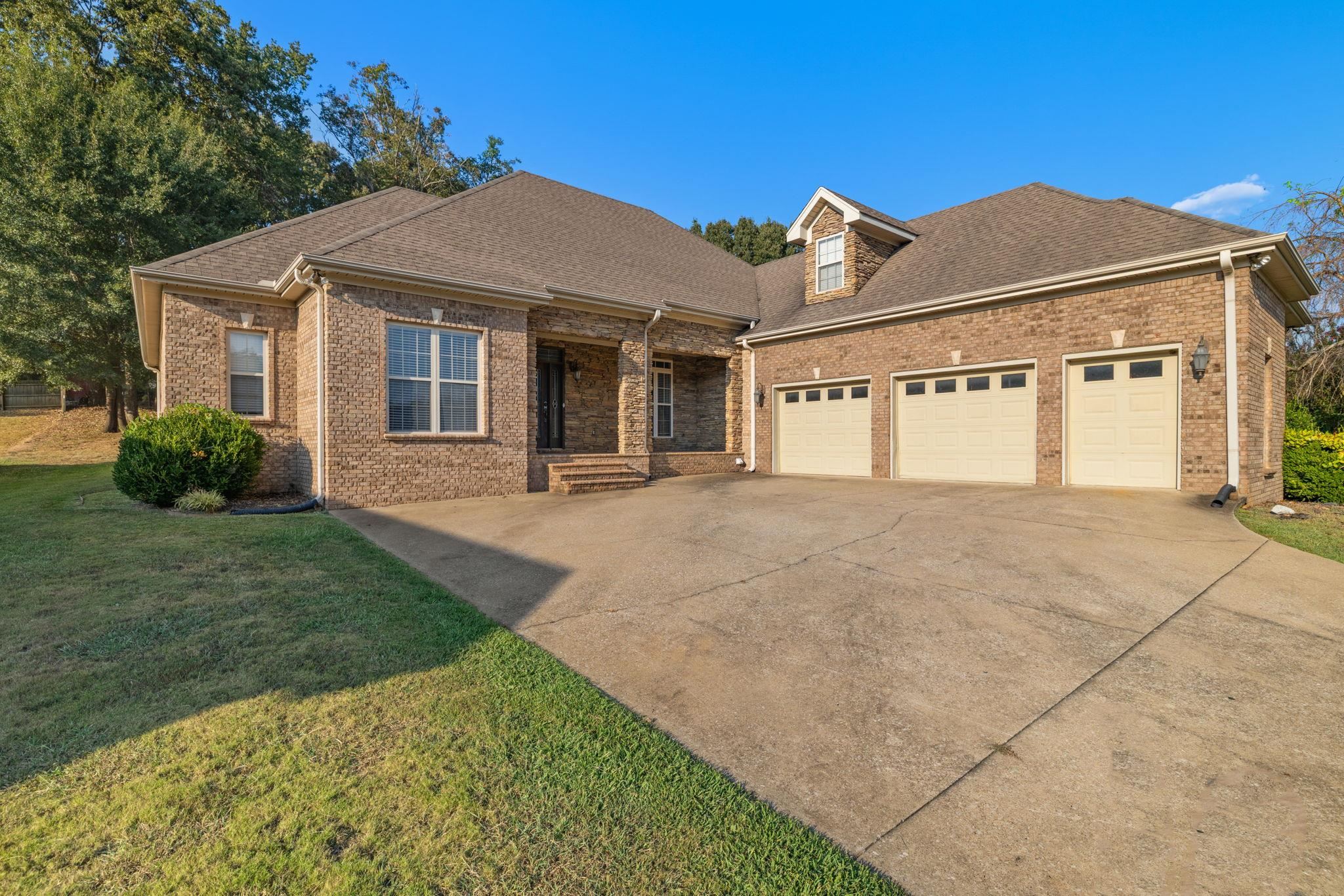 501 Koger St, Killen, AL 35645 — photo 2