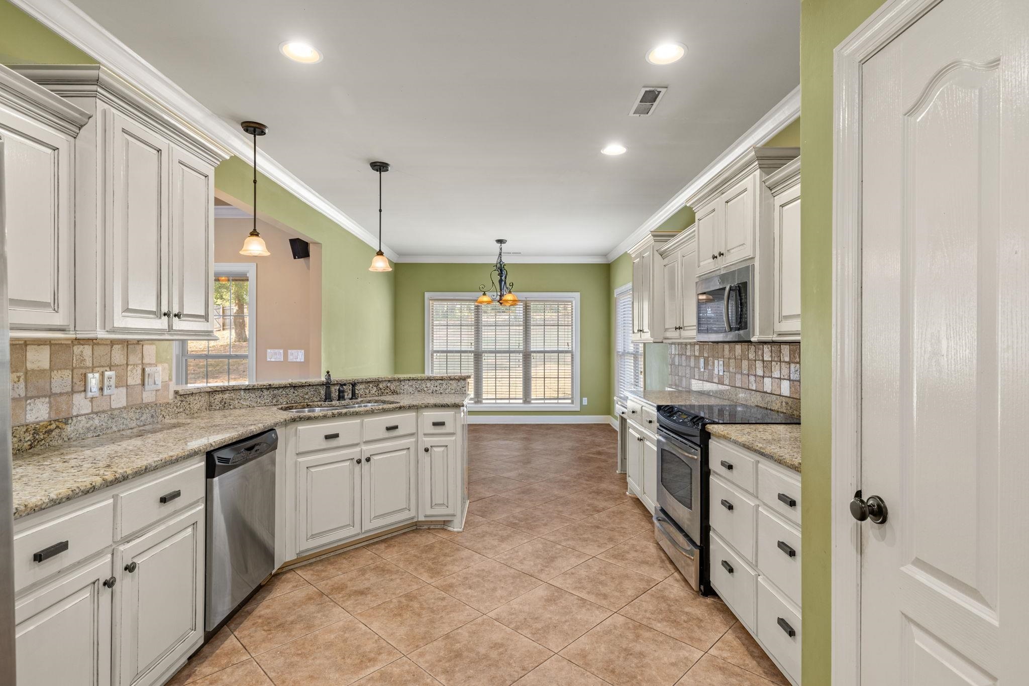 501 Koger St, Killen, AL 35645 — photo 10