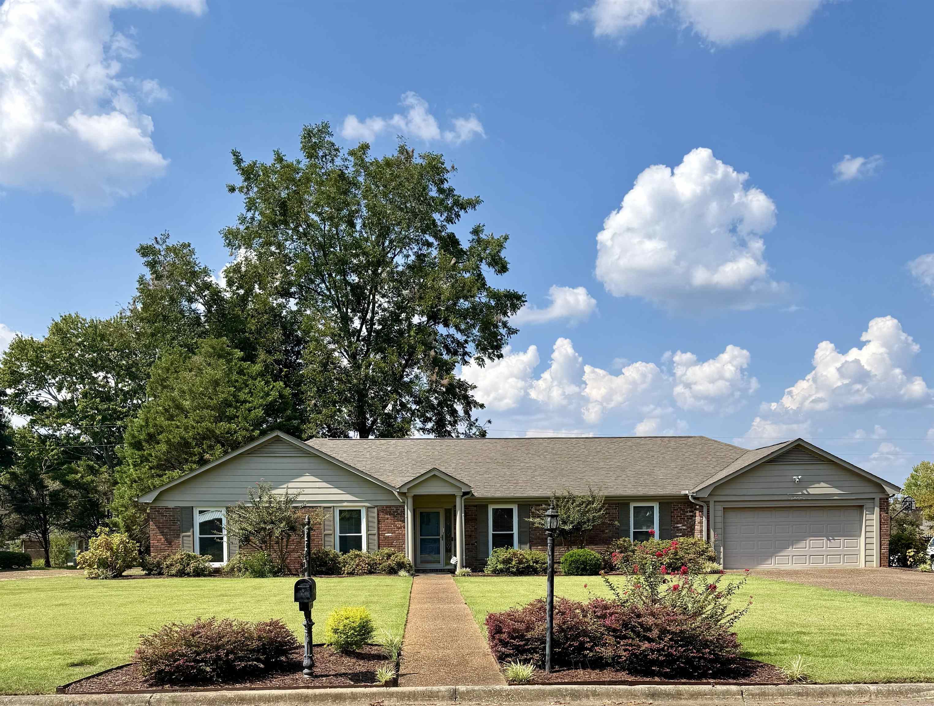 2213 Finley Dr, Florence, AL 35630 — photo 1