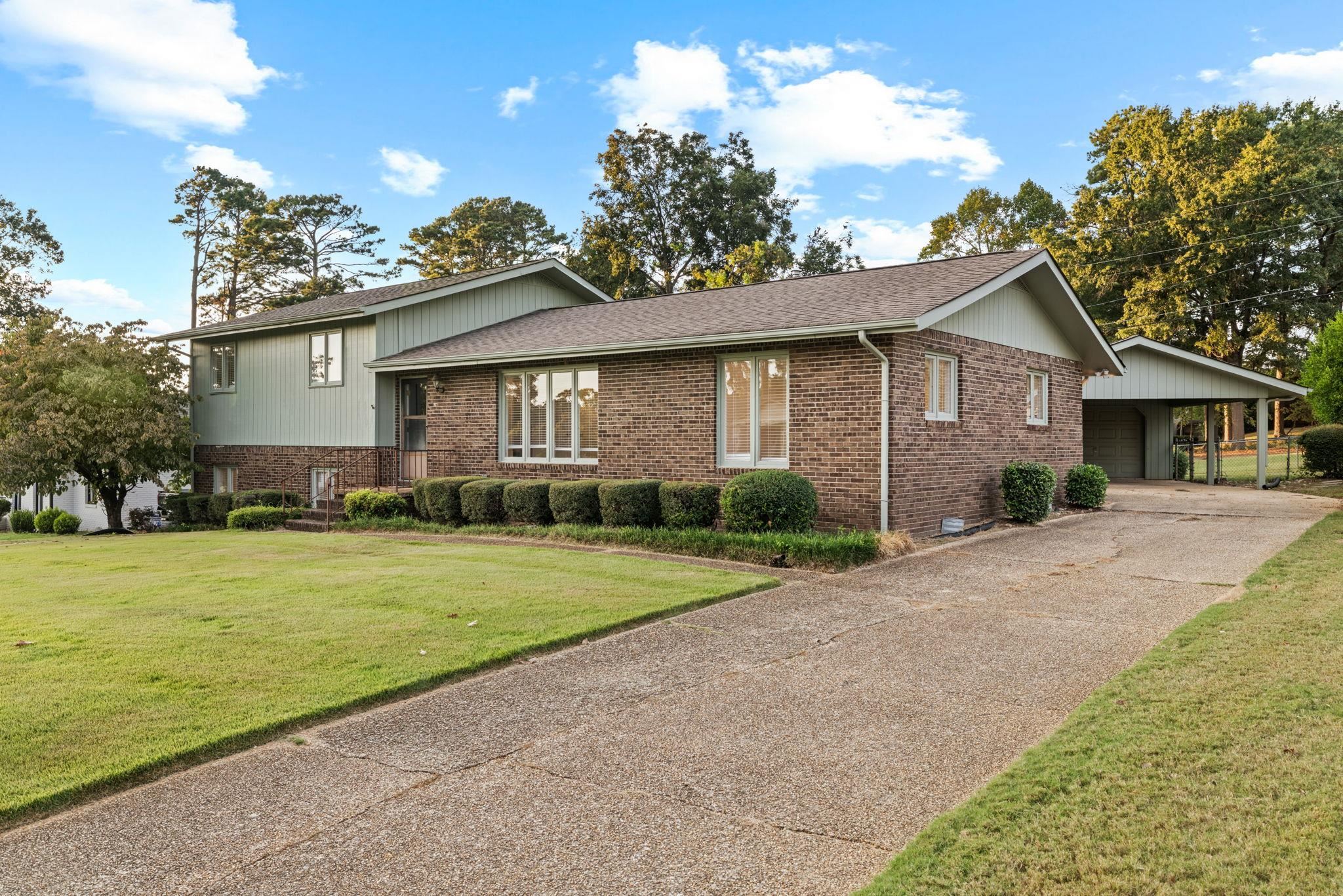 219 McGough Blvd, Florence, AL 35630 — photo 1