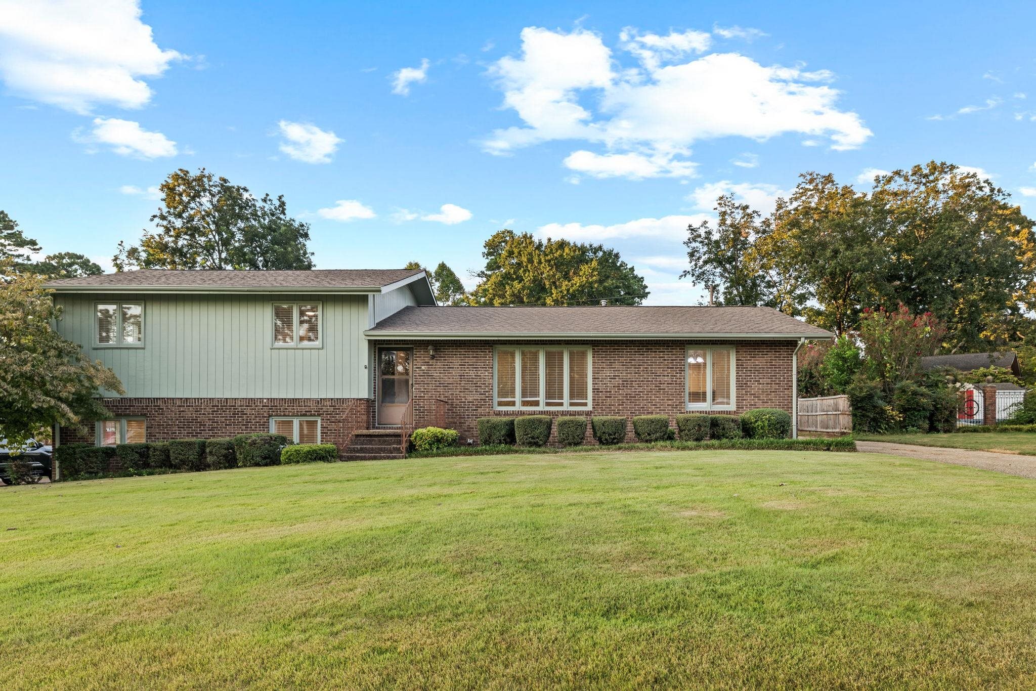 219 McGough Blvd, Florence, AL 35630 — photo 2