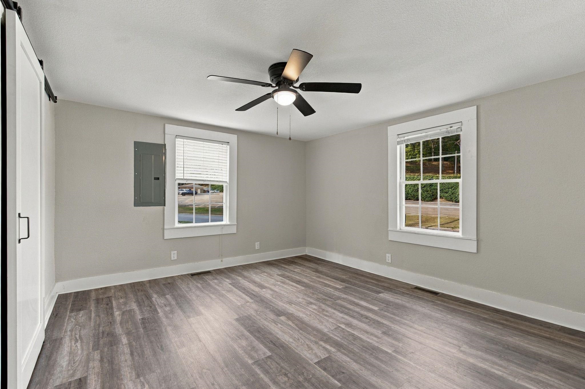 323 N Royal Ave, Florence, AL 35630 — photo 12