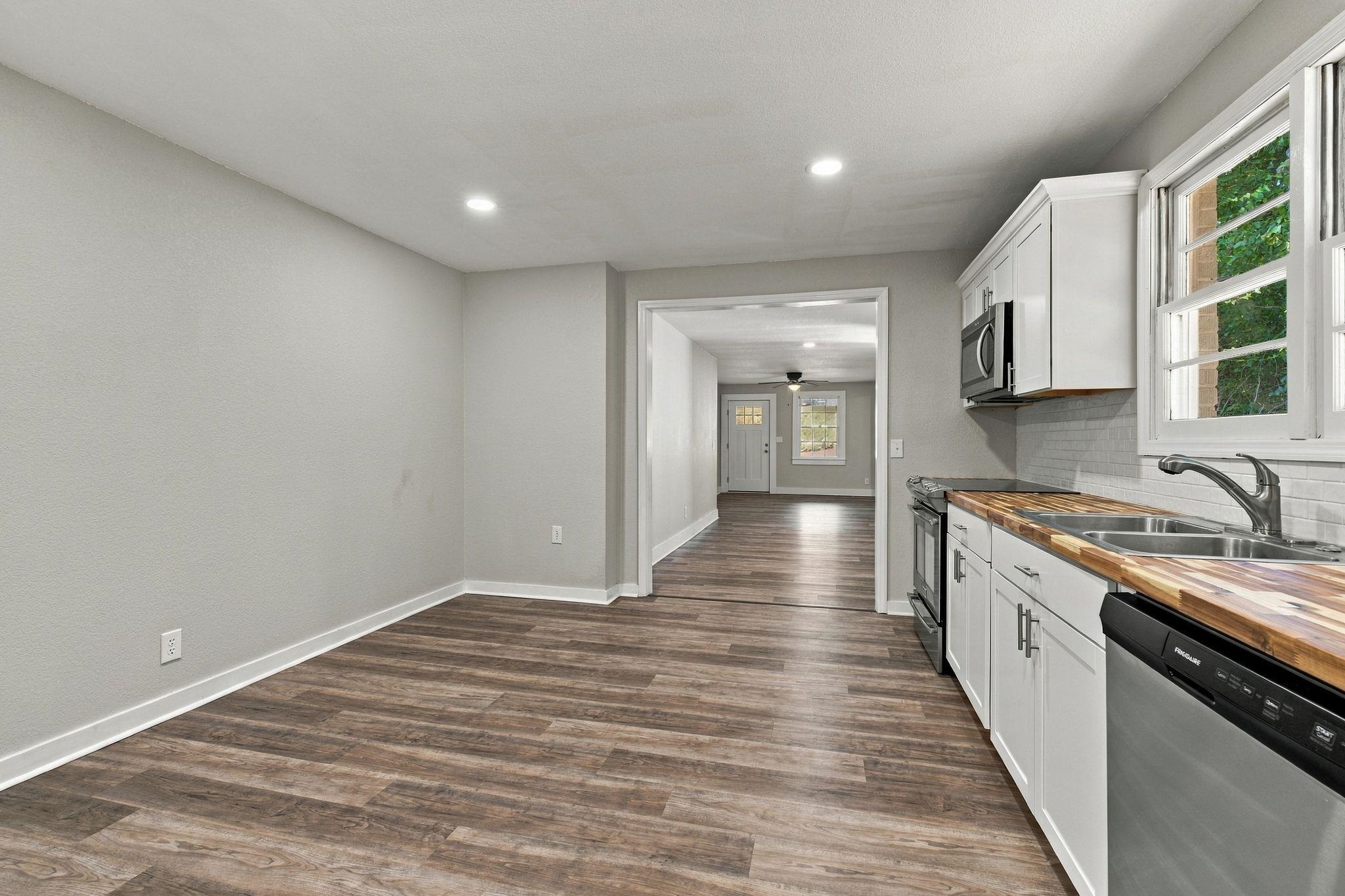 323 N Royal Ave, Florence, AL 35630 — photo 9