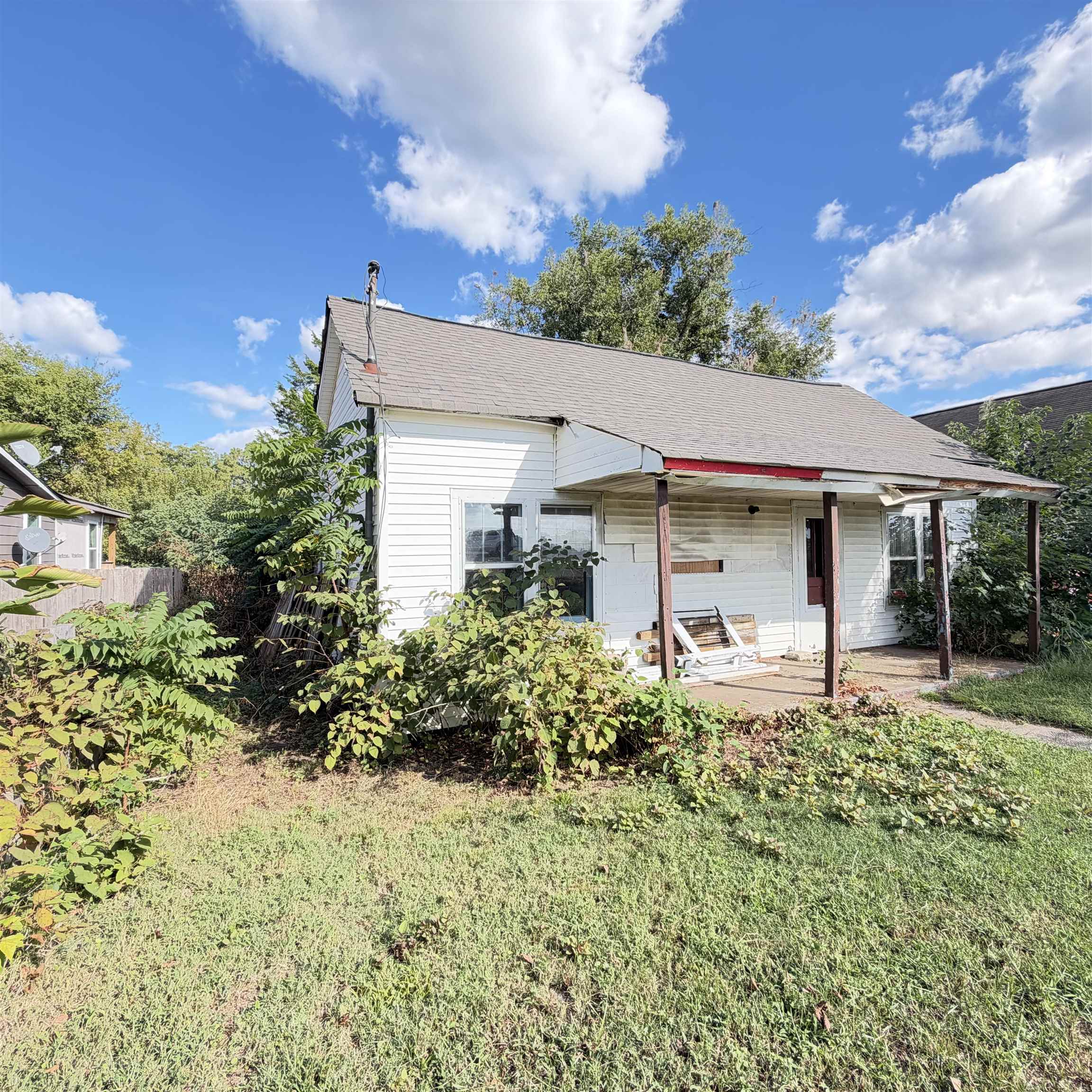 338 Thompson St, Florence, AL 35630 — photo 2