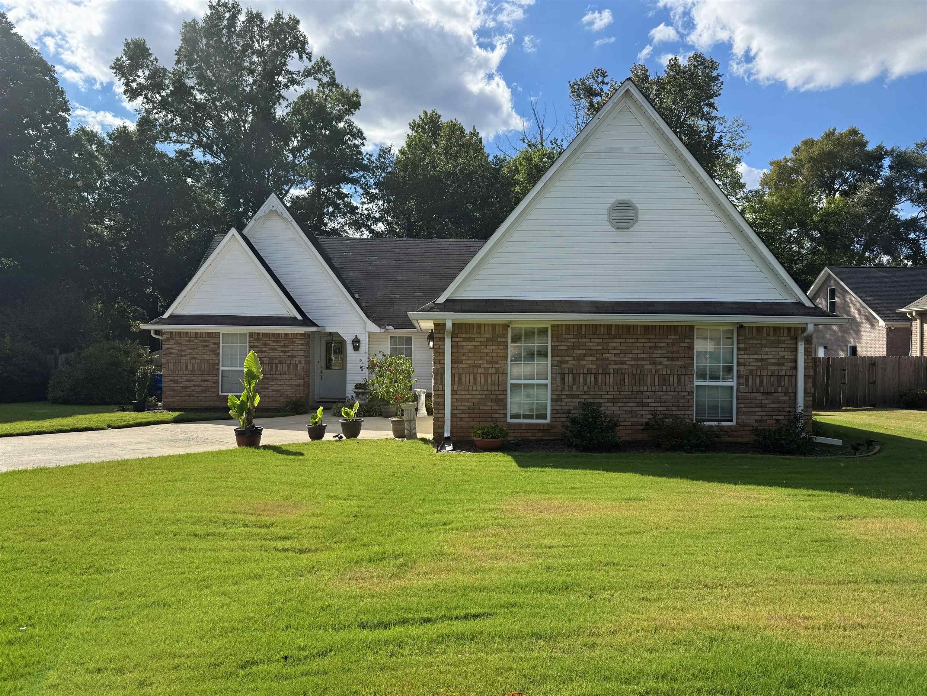 109 Maple Wood St, Florence, AL 35633 — photo 1