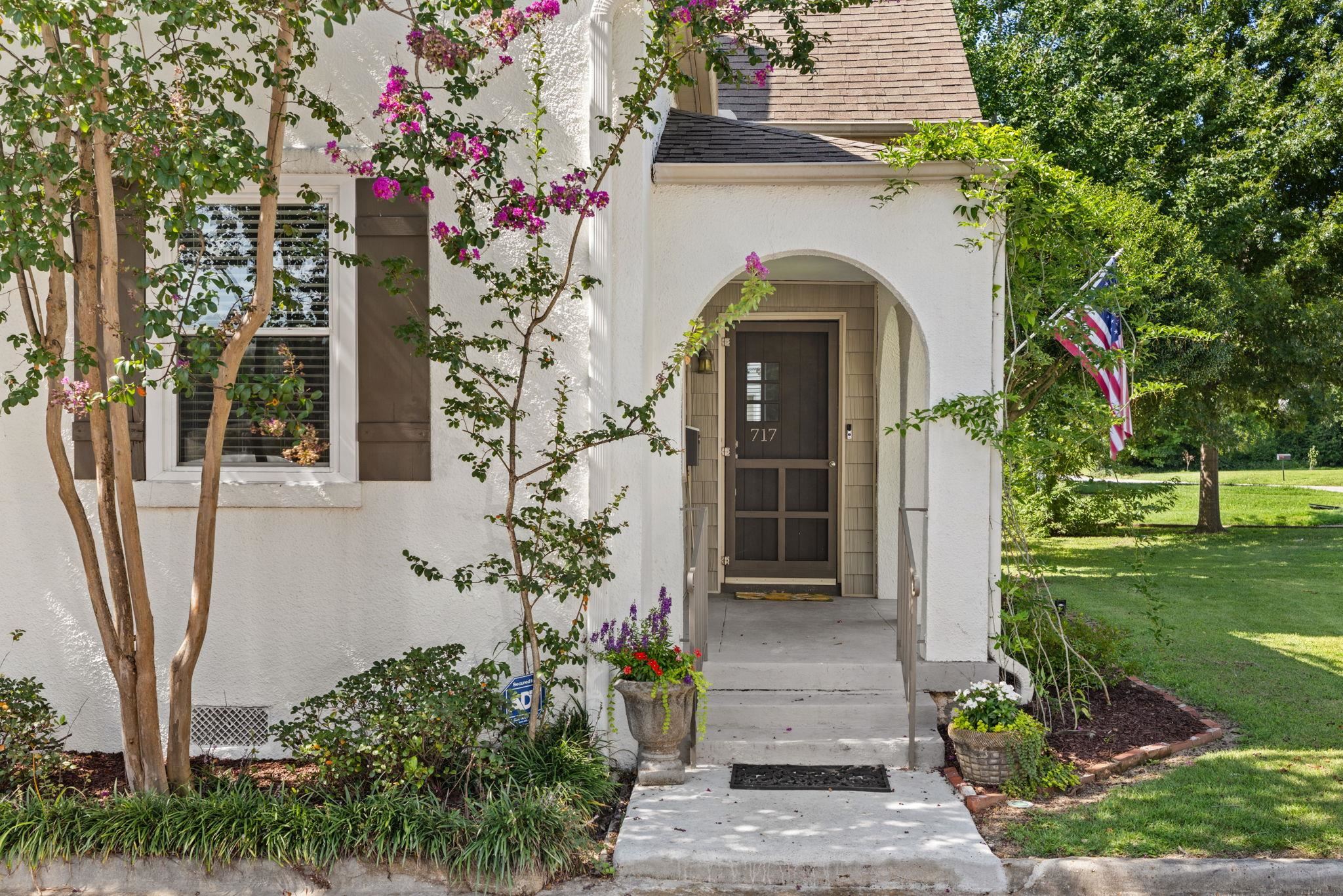 717 Prospect St, Florence, AL 35630 — photo 2