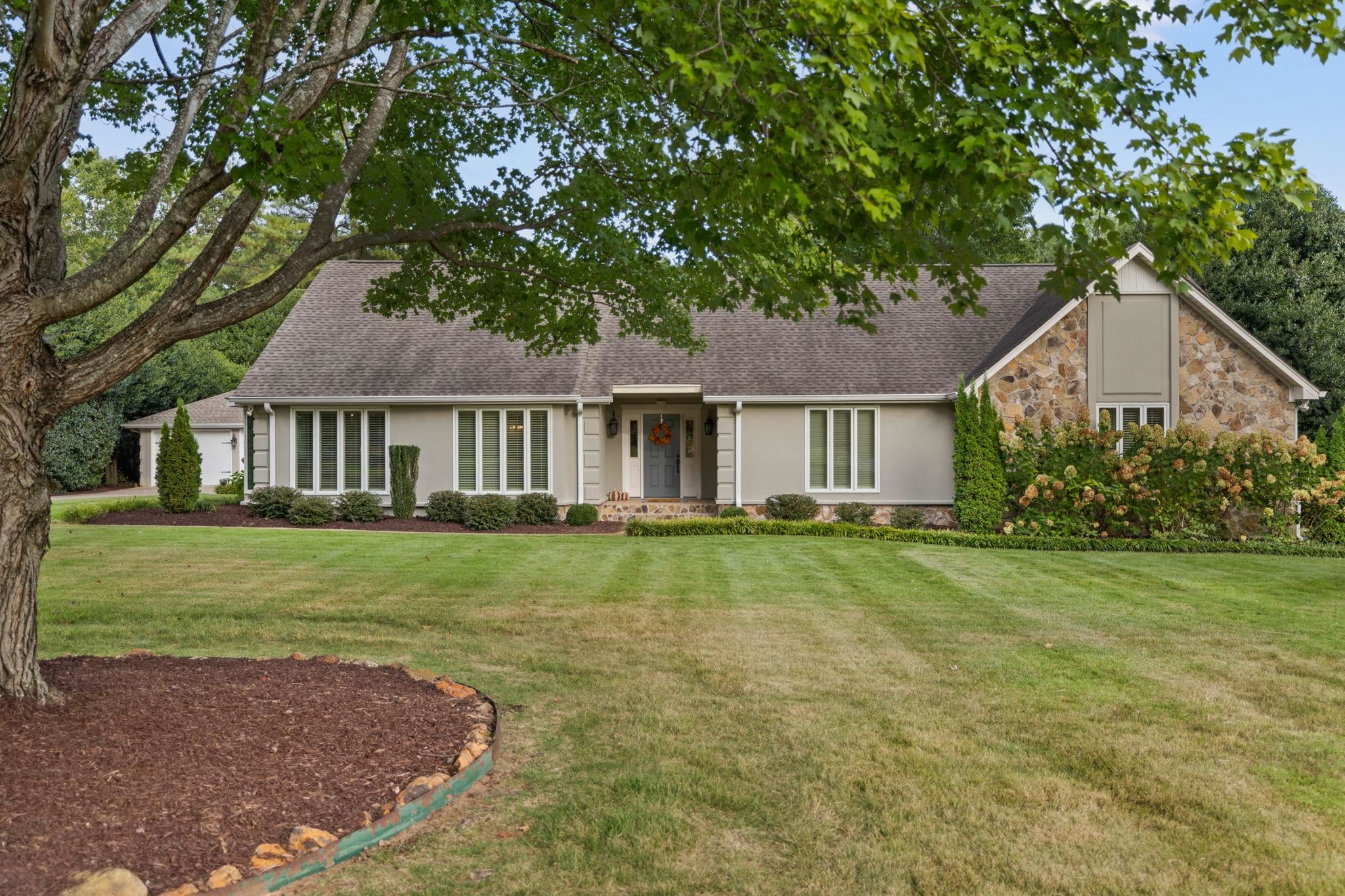 9232 Turtle Point Dr, Killen, AL 35645 — photo 1