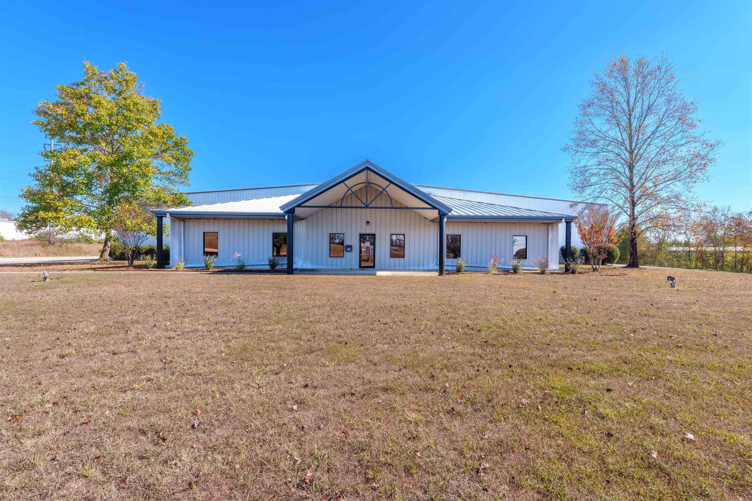 4504 Helton Dr, Florence, AL 35630 — photo 1