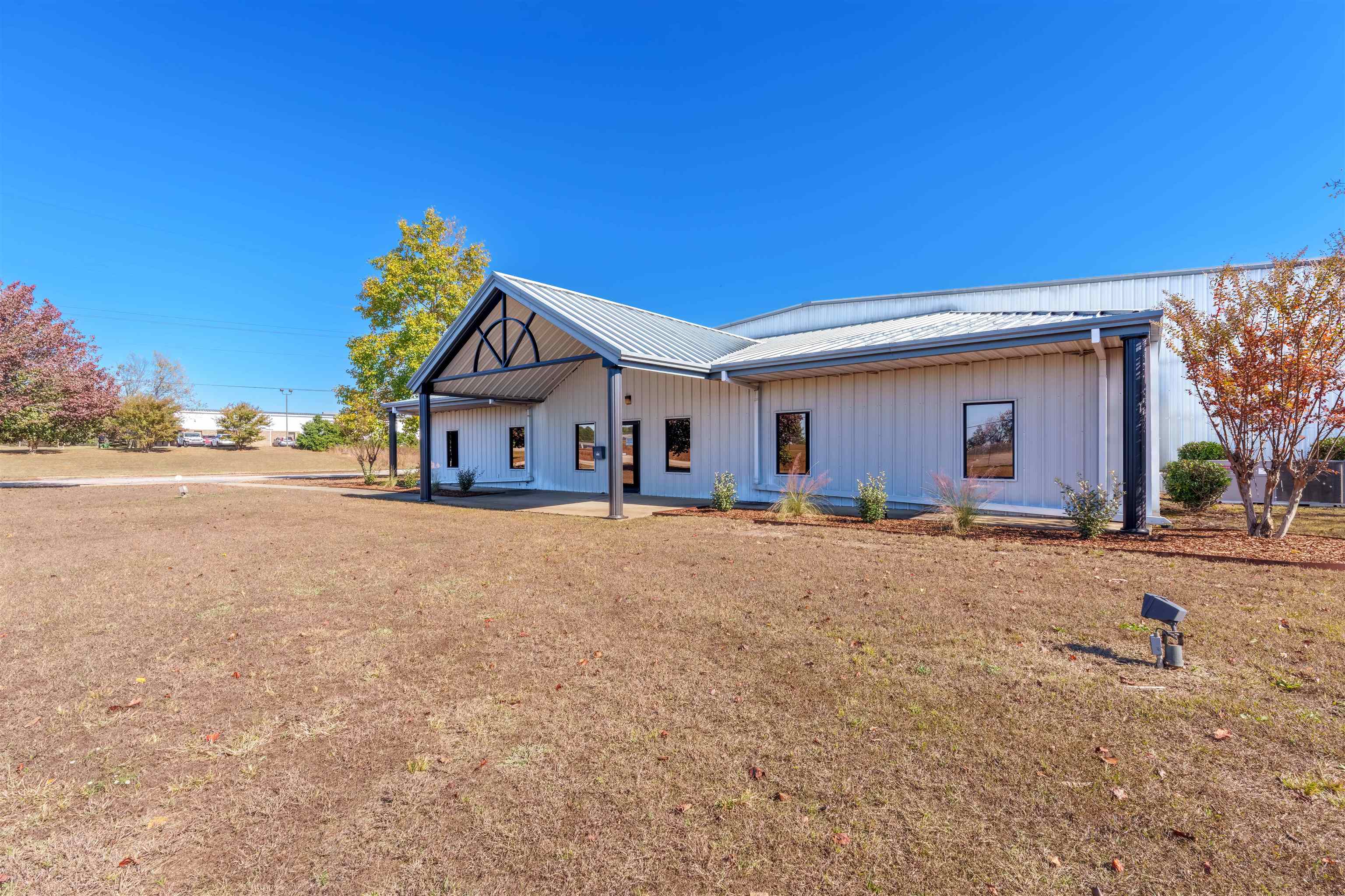 4504 Helton Dr, Florence, AL 35630 — photo 2