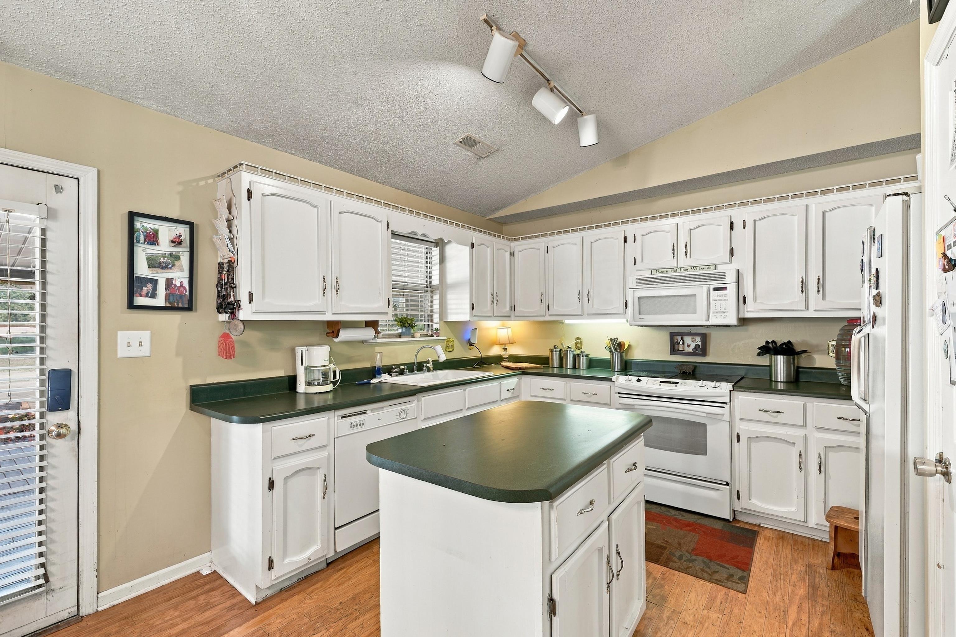 4470 Co Rd 63, Killen, AL 35645 — photo 9