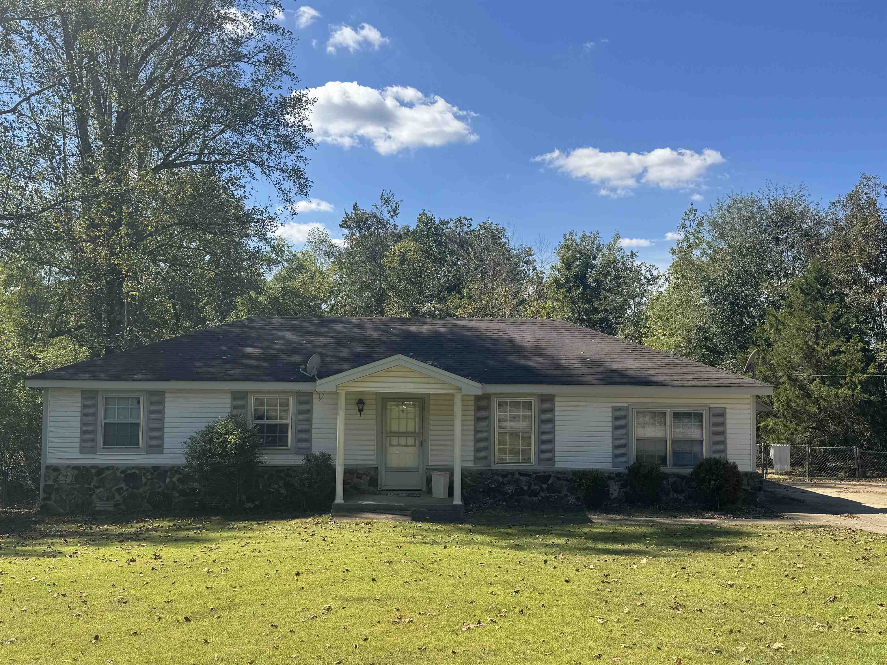 273 Hike Dr, Florence, AL 35633 — photo 1