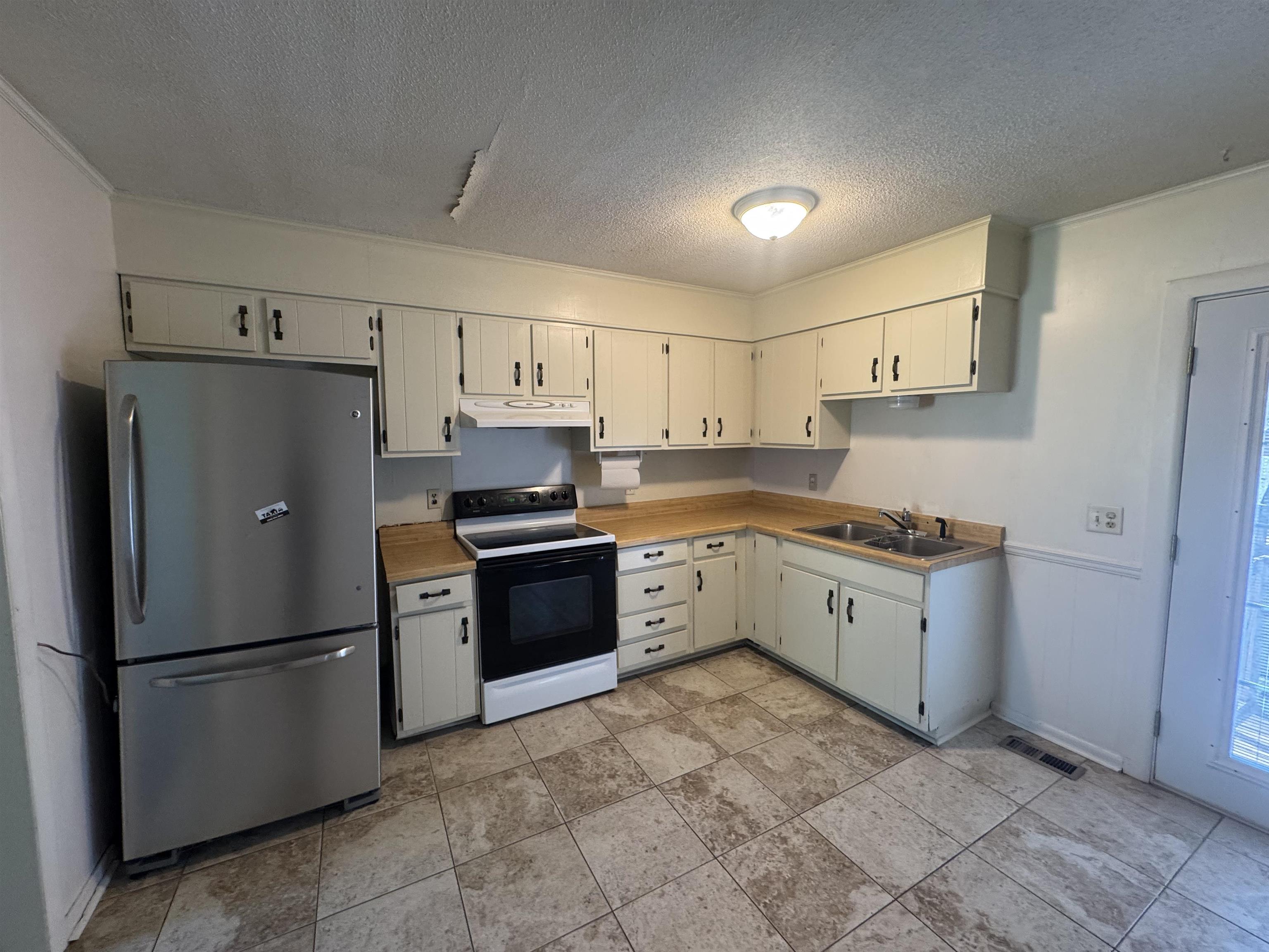 273 Hike Dr, Florence, AL 35633 — photo 2
