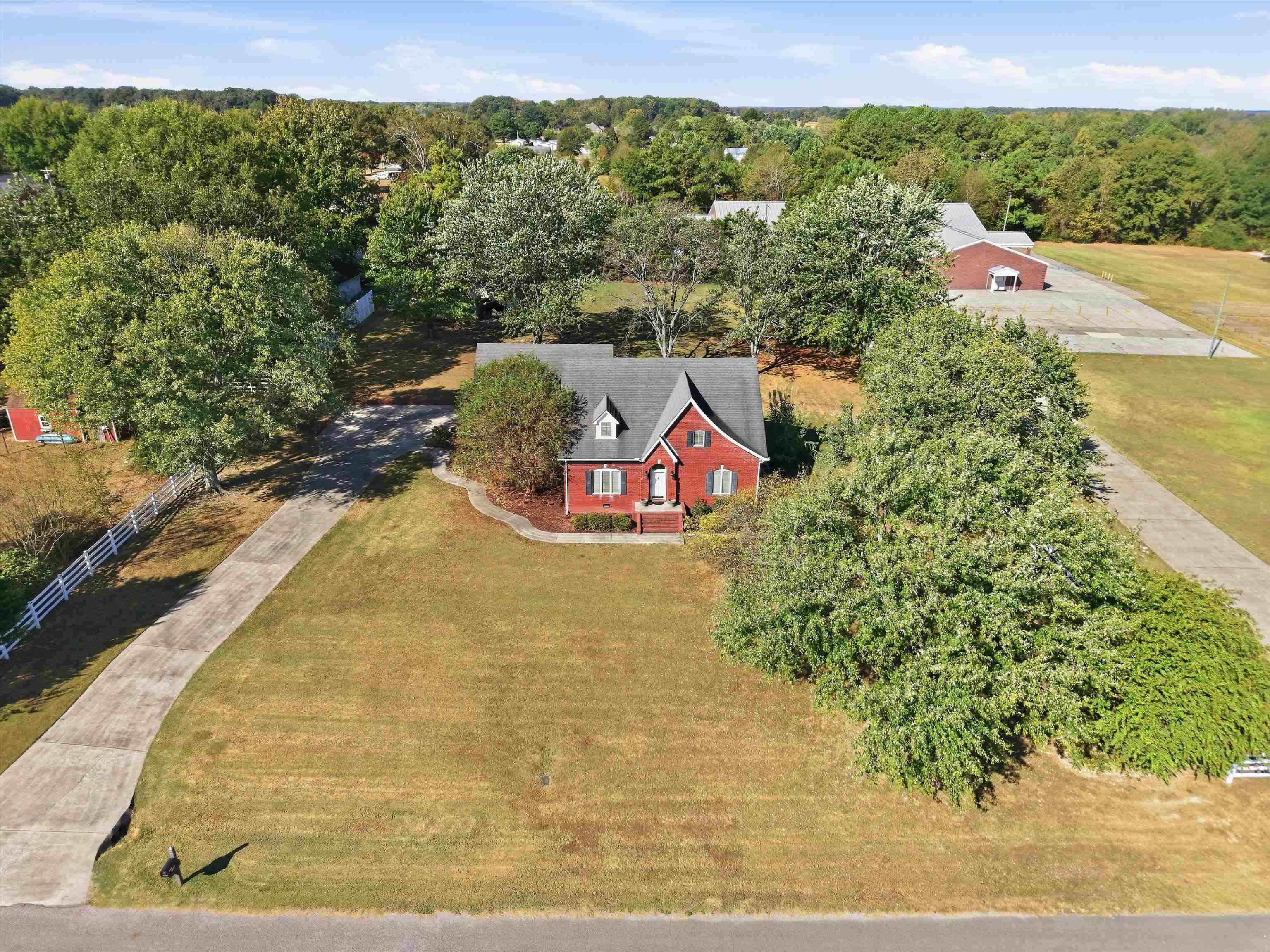 19065 Tammy Leigh Dr, Athens, AL 35614 — photo 2