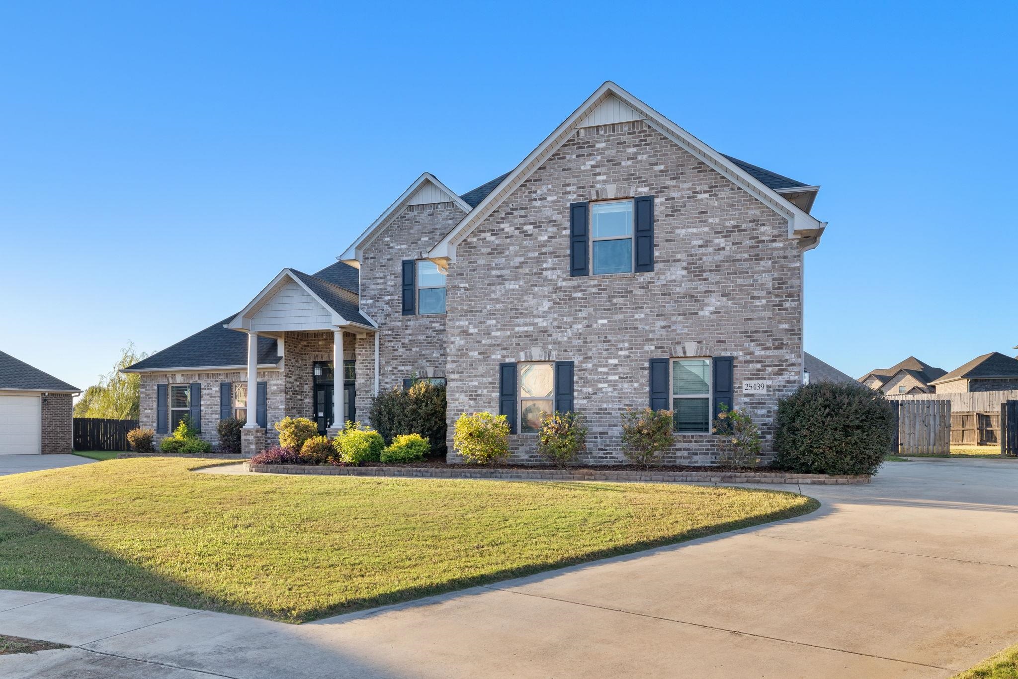 25439 Nottingham Dr, Athens, AL 35613 — photo 1