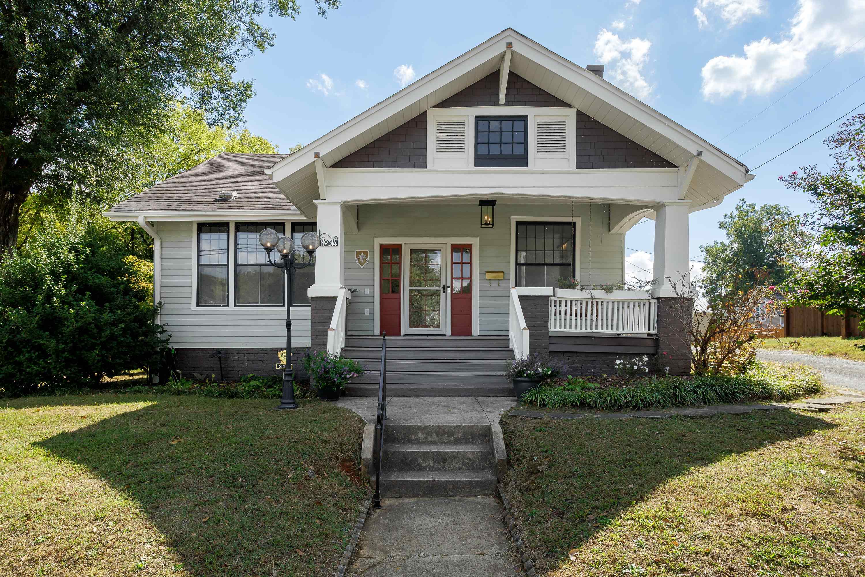 314 E Hawthorne St, Florence, AL 35630 — photo 1