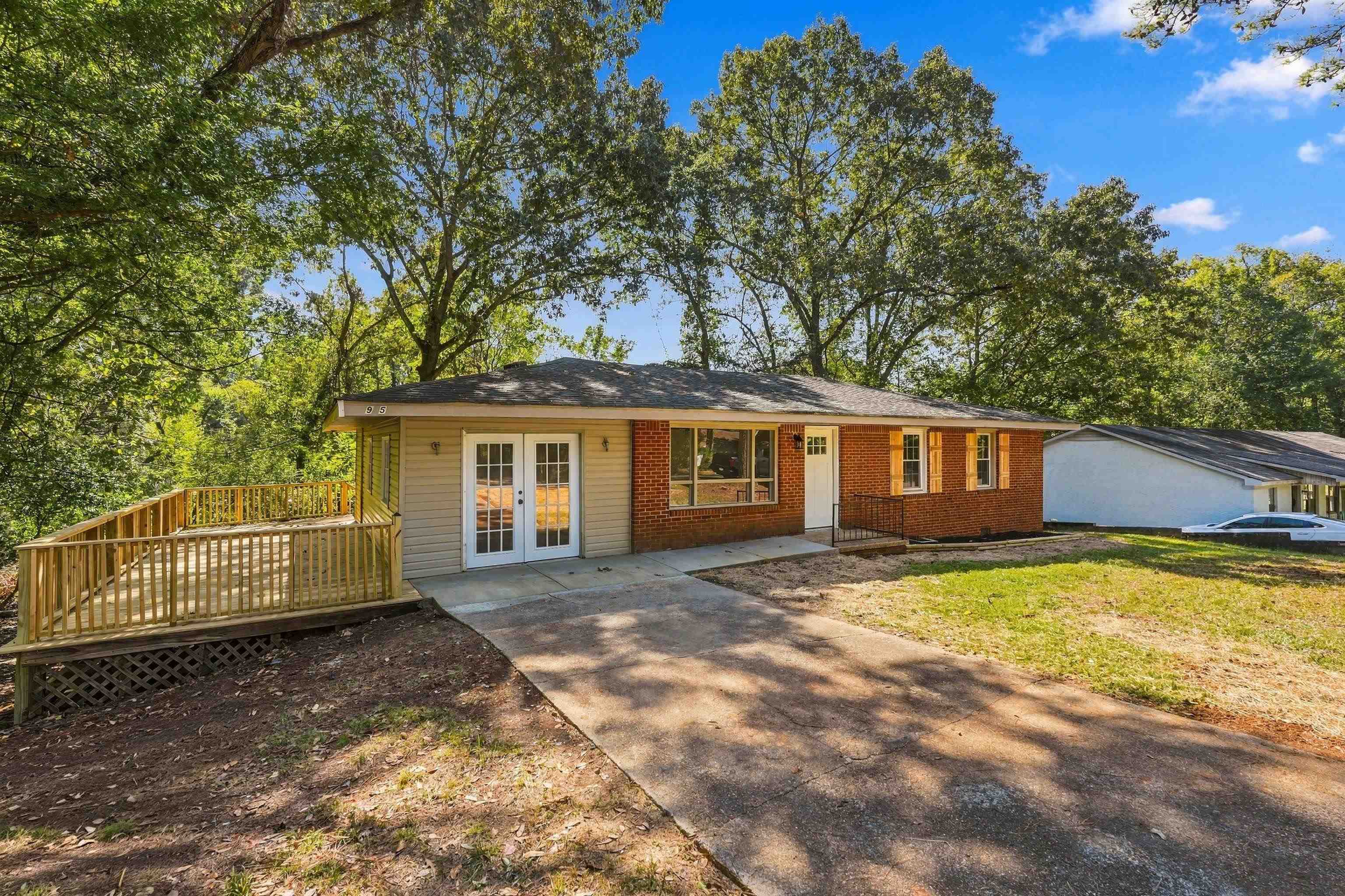 905 Fairchild Ave, Florence, AL 35630 — photo 1