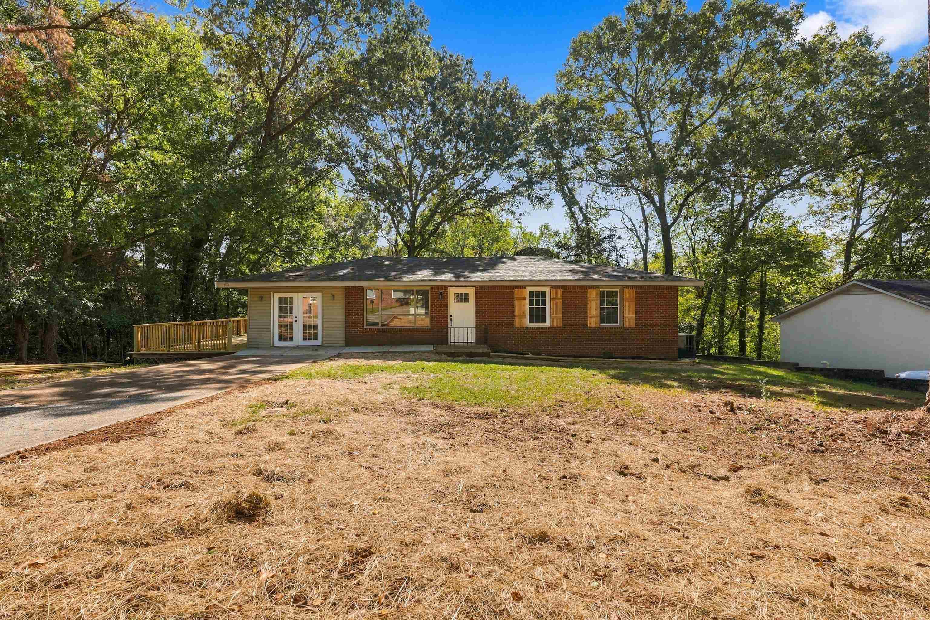 905 Fairchild Ave, Florence, AL 35630 — photo 2