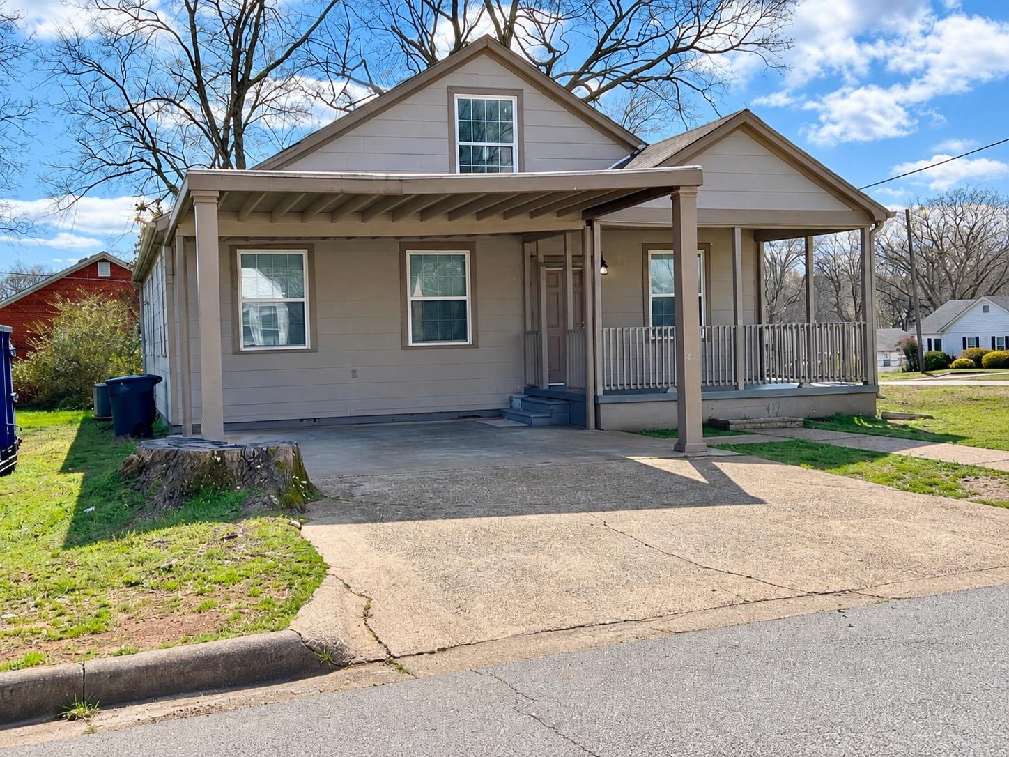 1048 Hermitage Dr, Florence, AL 35630 — photo 1