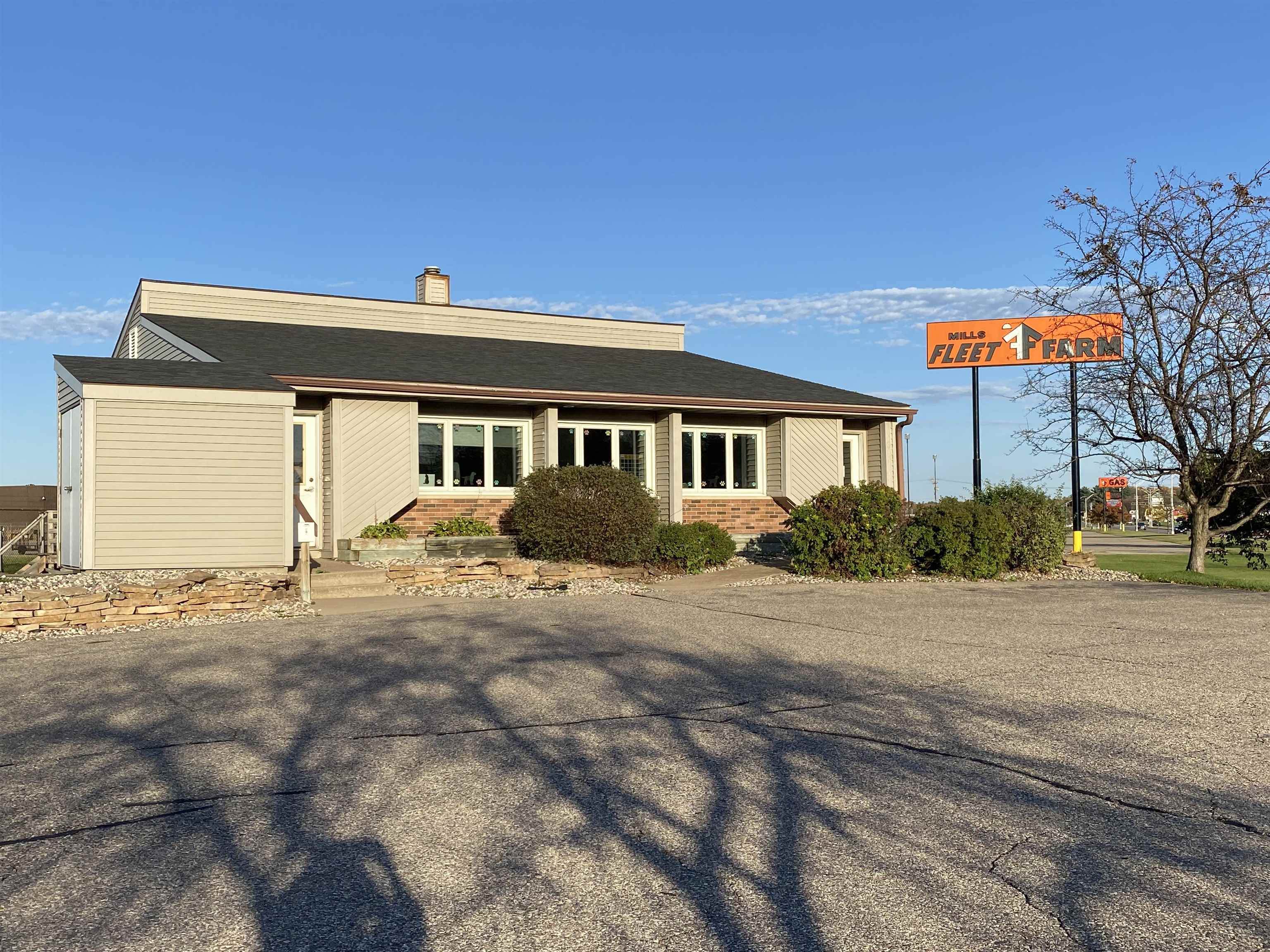 1305 WILDWOOD DRIVE, Stevens Point, Wisconsin 54482, ,Commercial/industrial,For Sale,1305 WILDWOOD DRIVE,22105979